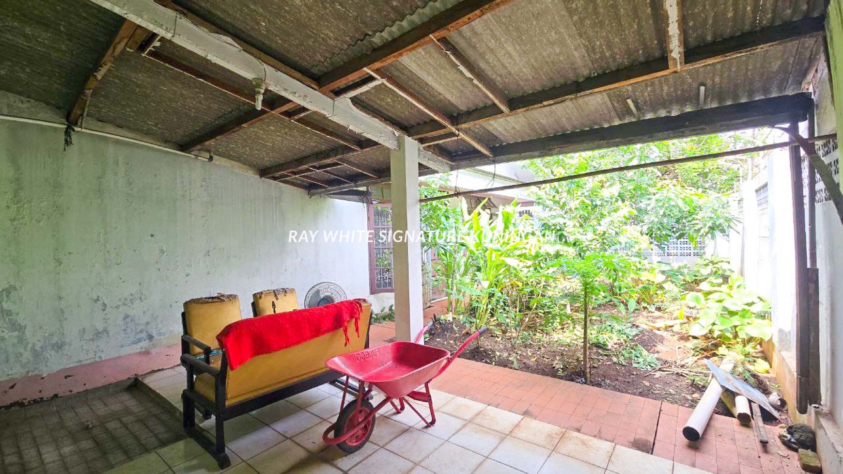 Rumah Lama Bangunan 1 Lantai Cocok Untuk Hunian atau Kos