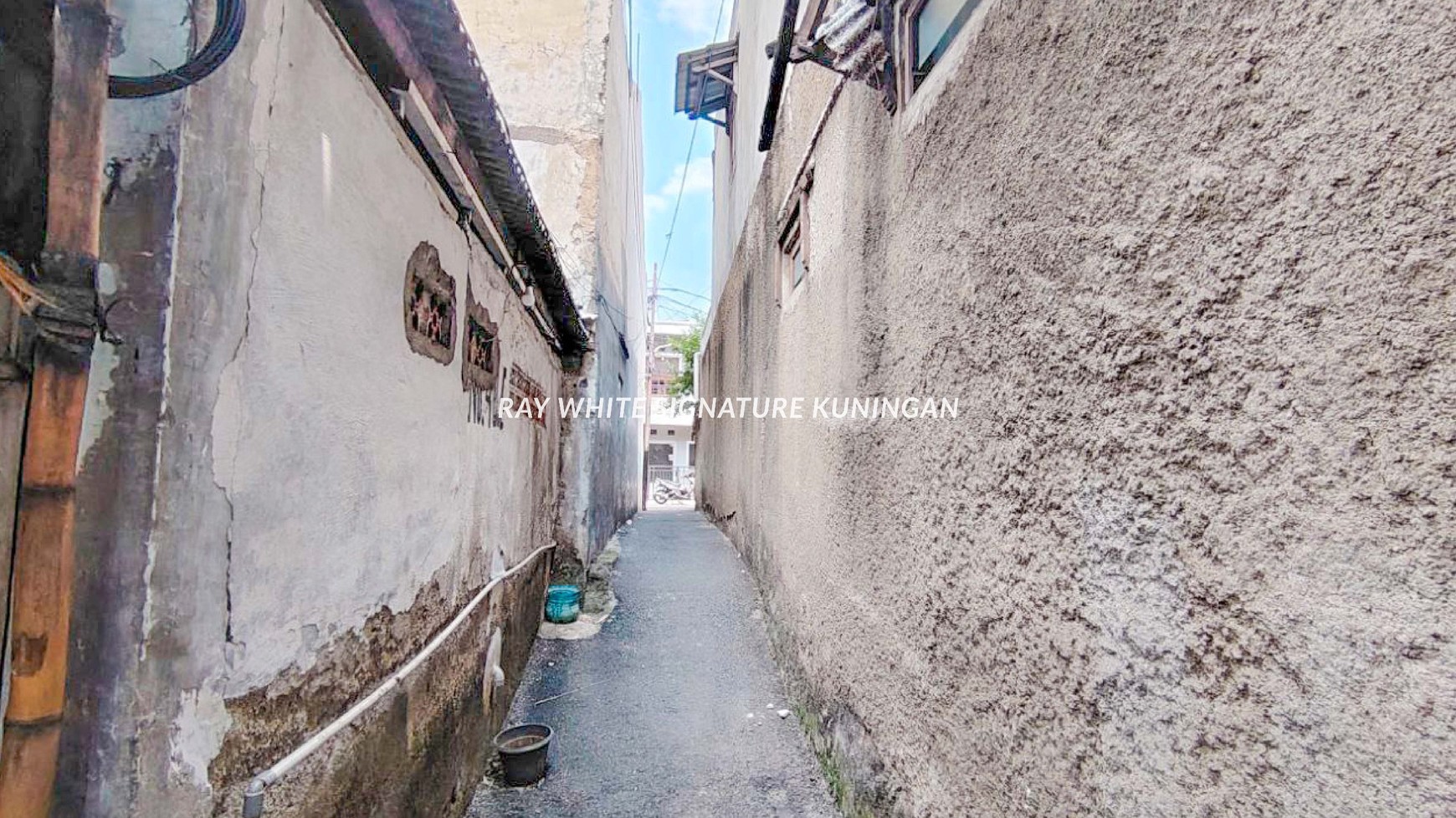 Rumah Kost Hitung Tanah di Jl Asem Baris Cocok Untuk Investasi