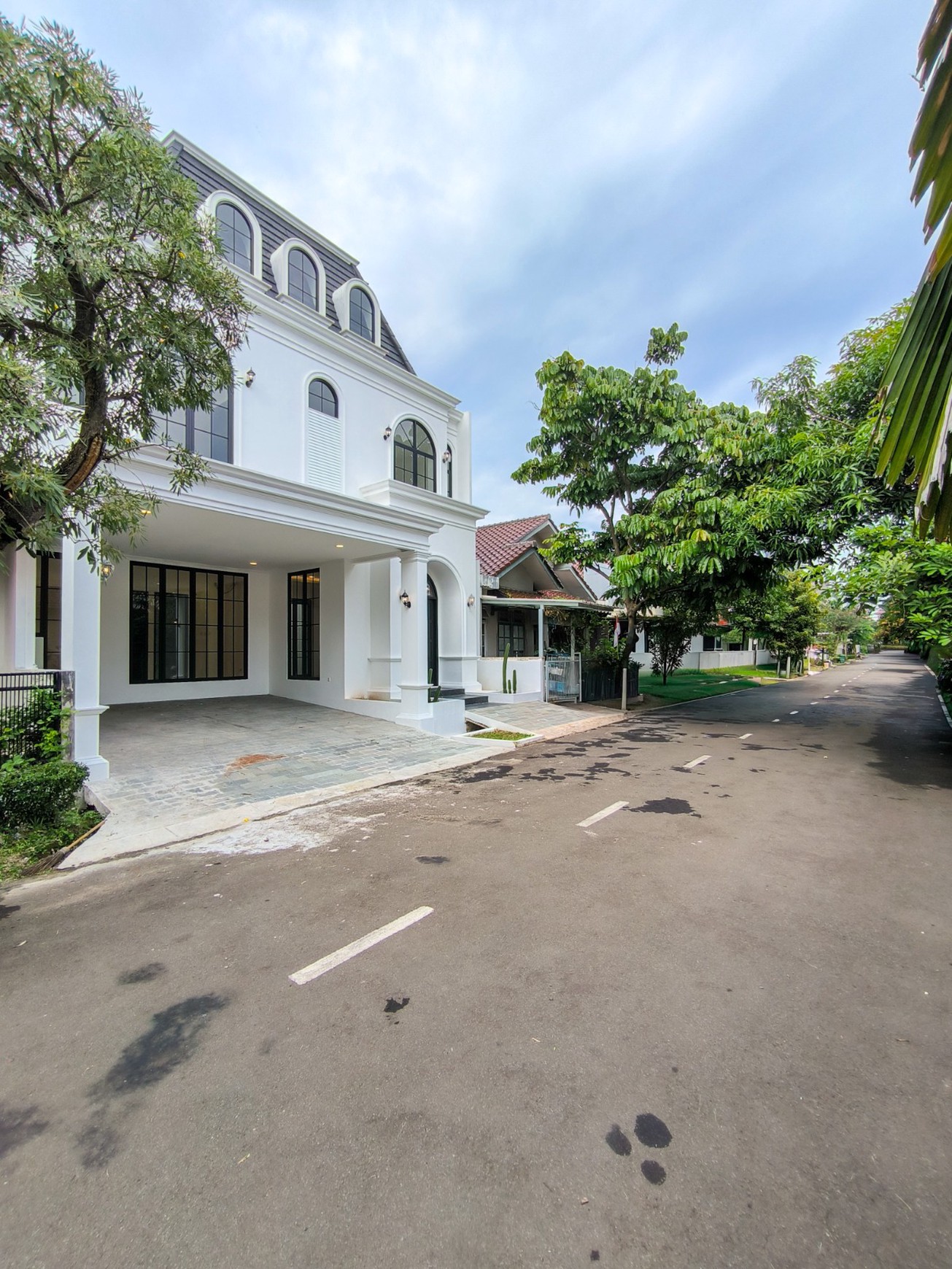 Rumah Bagus Brand New Lingkungan Asri di Cluster Kasuari, Bintaro Jaya, Sektor 9