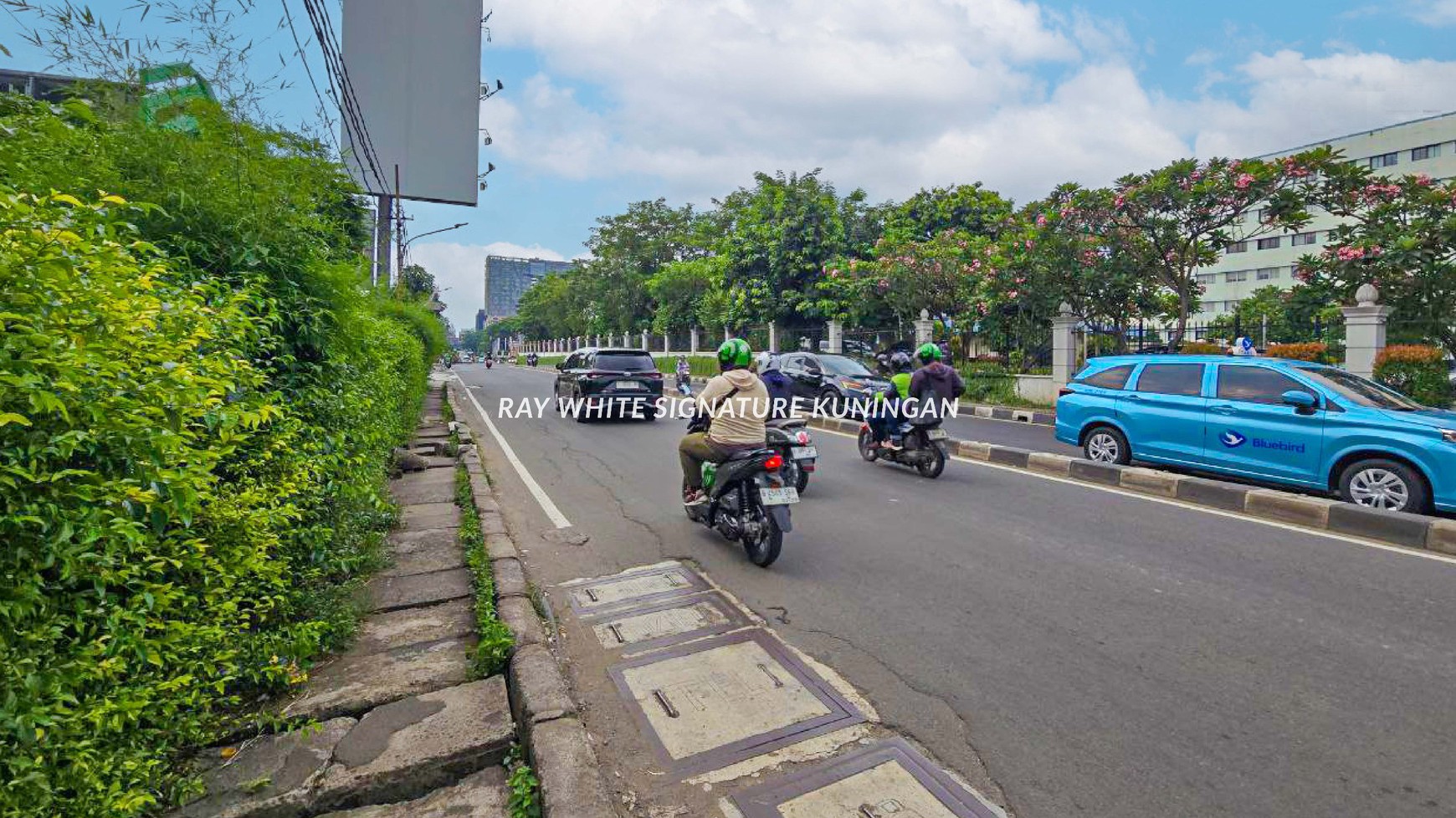 Rumah Mewah di Jl RS Fatmawati Raya Cocok Untuk Usaha