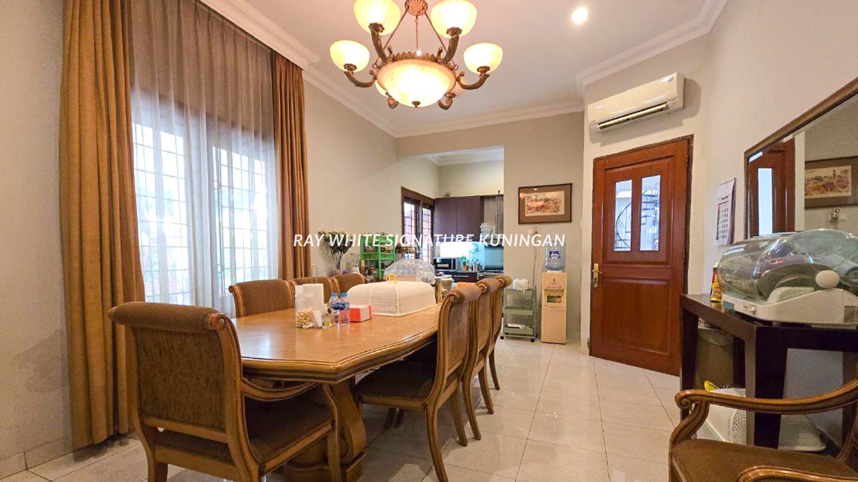 Rumah Mewah di Jl RS Fatmawati Raya Cocok Untuk Usaha