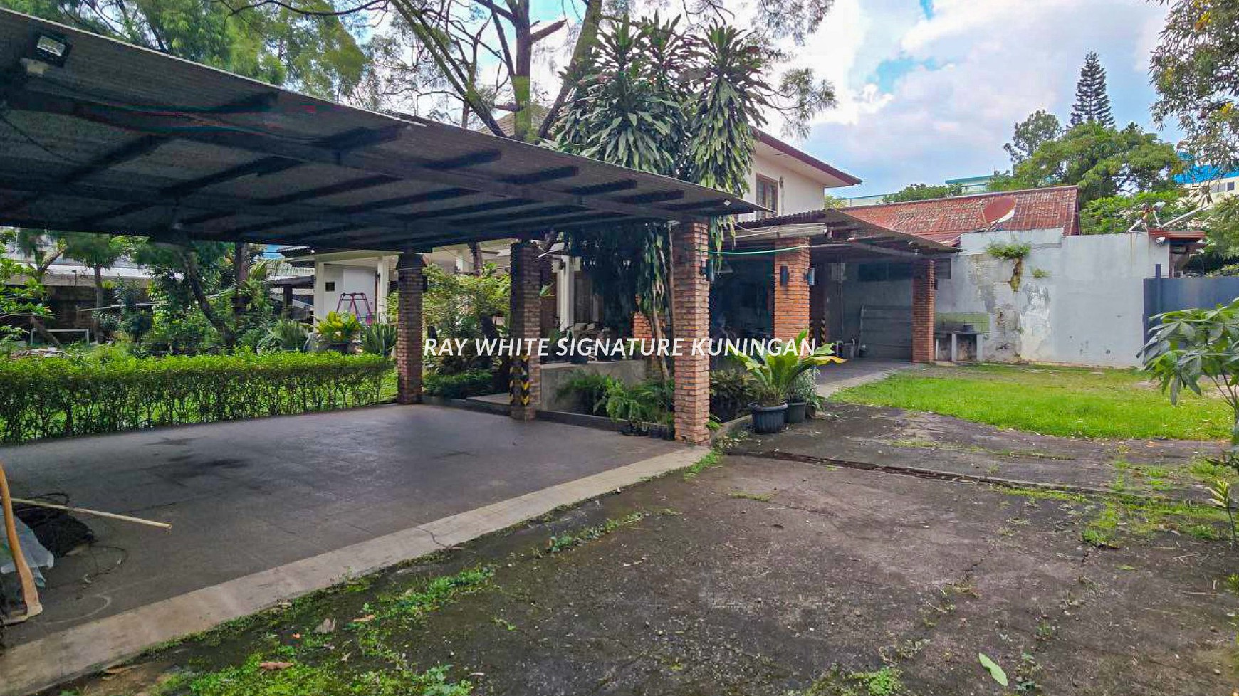 Rumah Mewah di Jl RS Fatmawati Raya Cocok Untuk Usaha