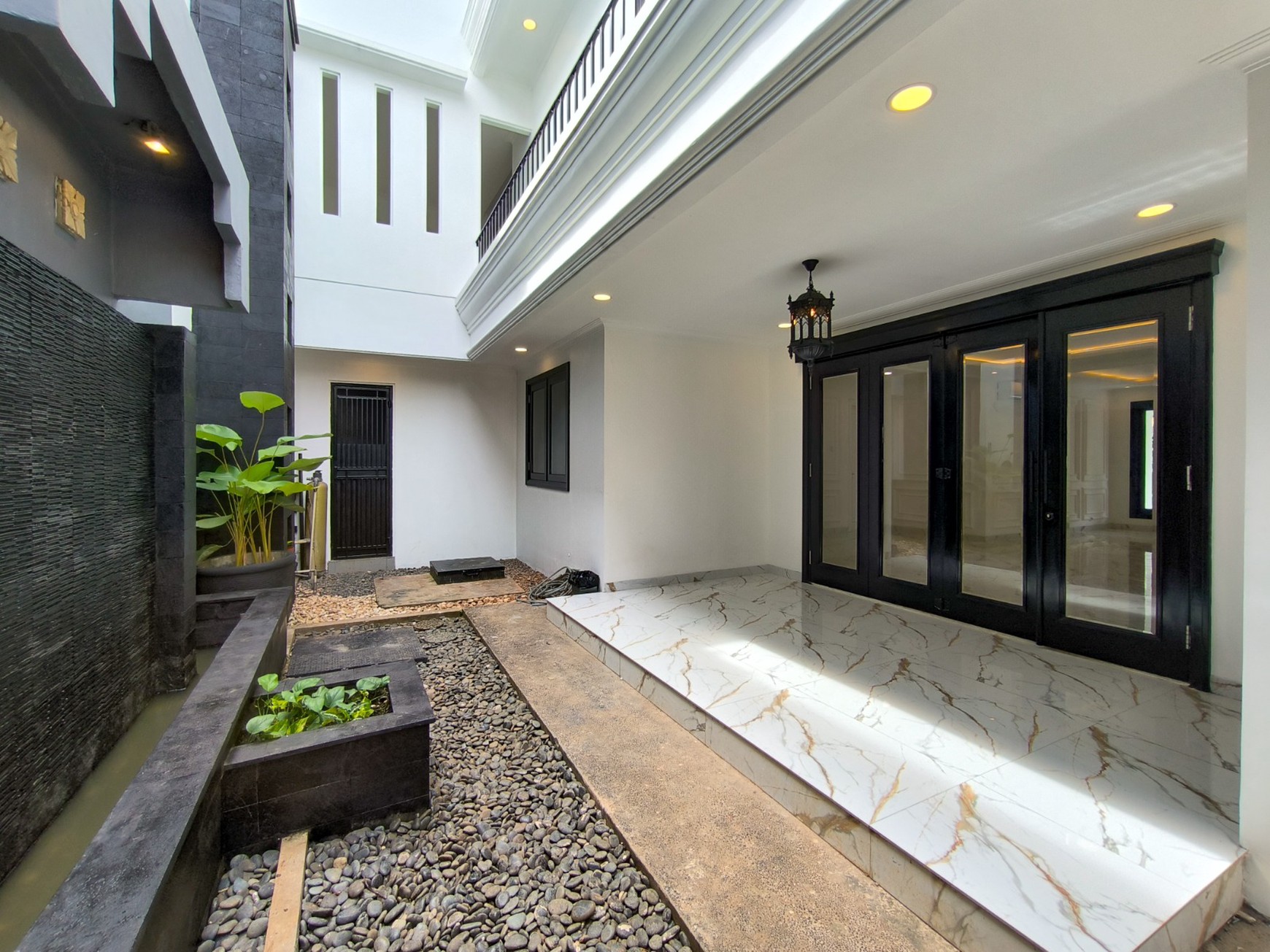 Rumah Bagus,ada kolam renang,jalan lebar di Bintaro Jaya 8