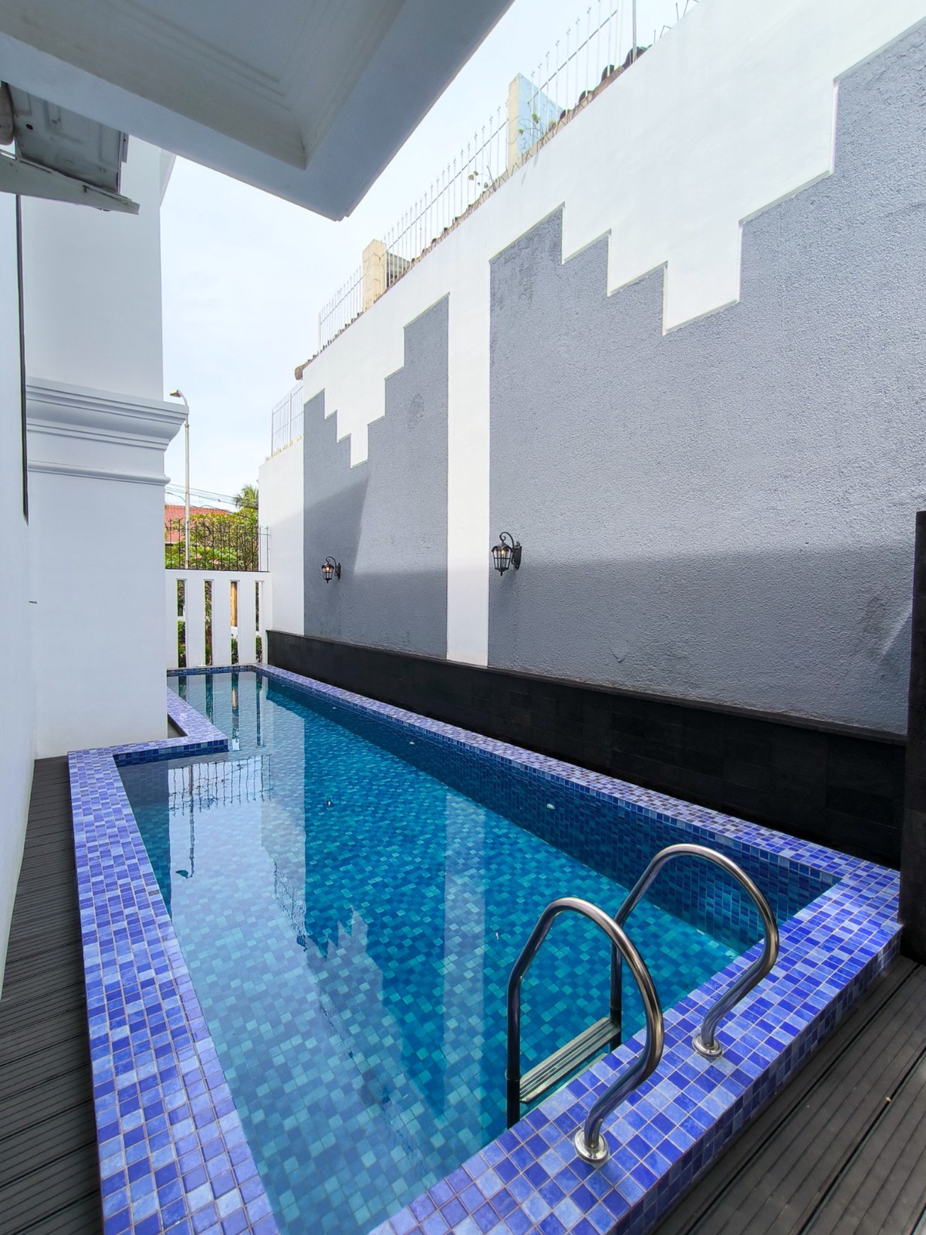 Rumah Bagus,ada kolam renang,jalan lebar di Bintaro Jaya 8