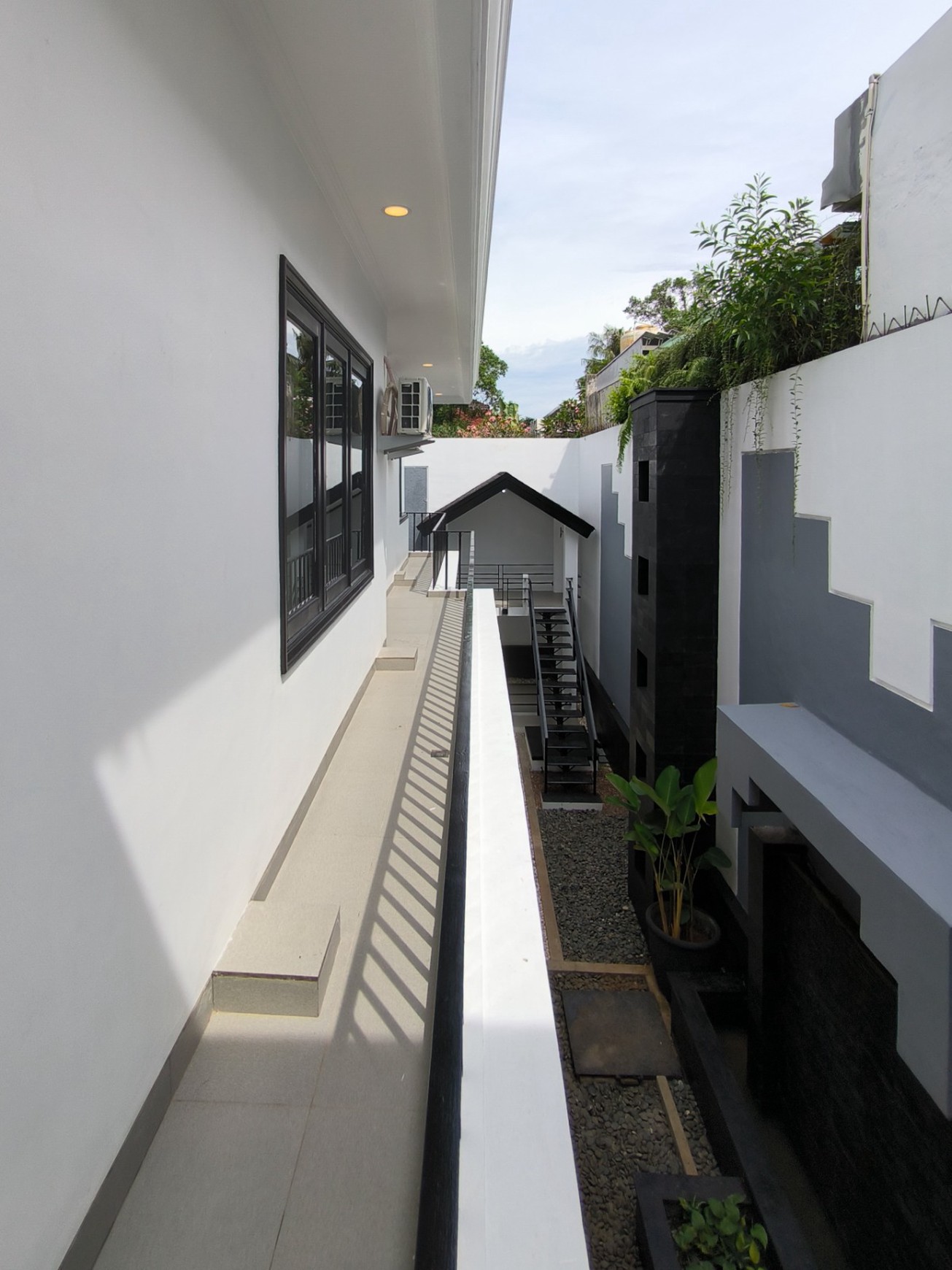 Rumah Bagus,ada kolam renang,jalan lebar di Bintaro Jaya 8