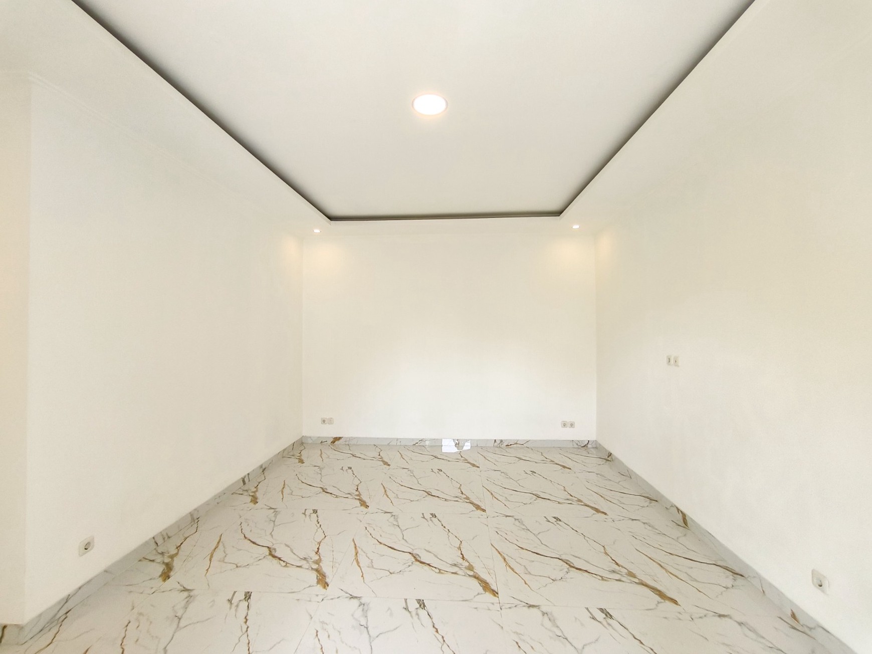 Rumah Bagus,ada kolam renang,jalan lebar di Bintaro Jaya 8