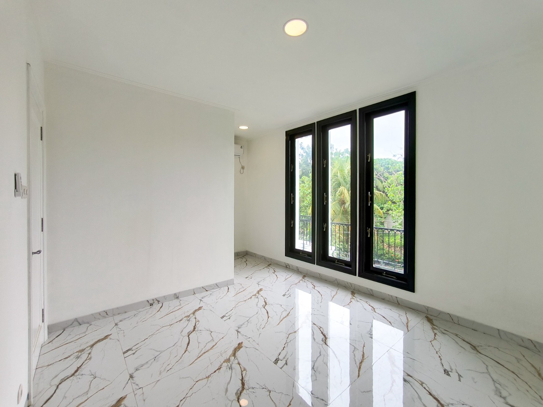 Rumah Bagus,ada kolam renang,jalan lebar di Bintaro Jaya 8