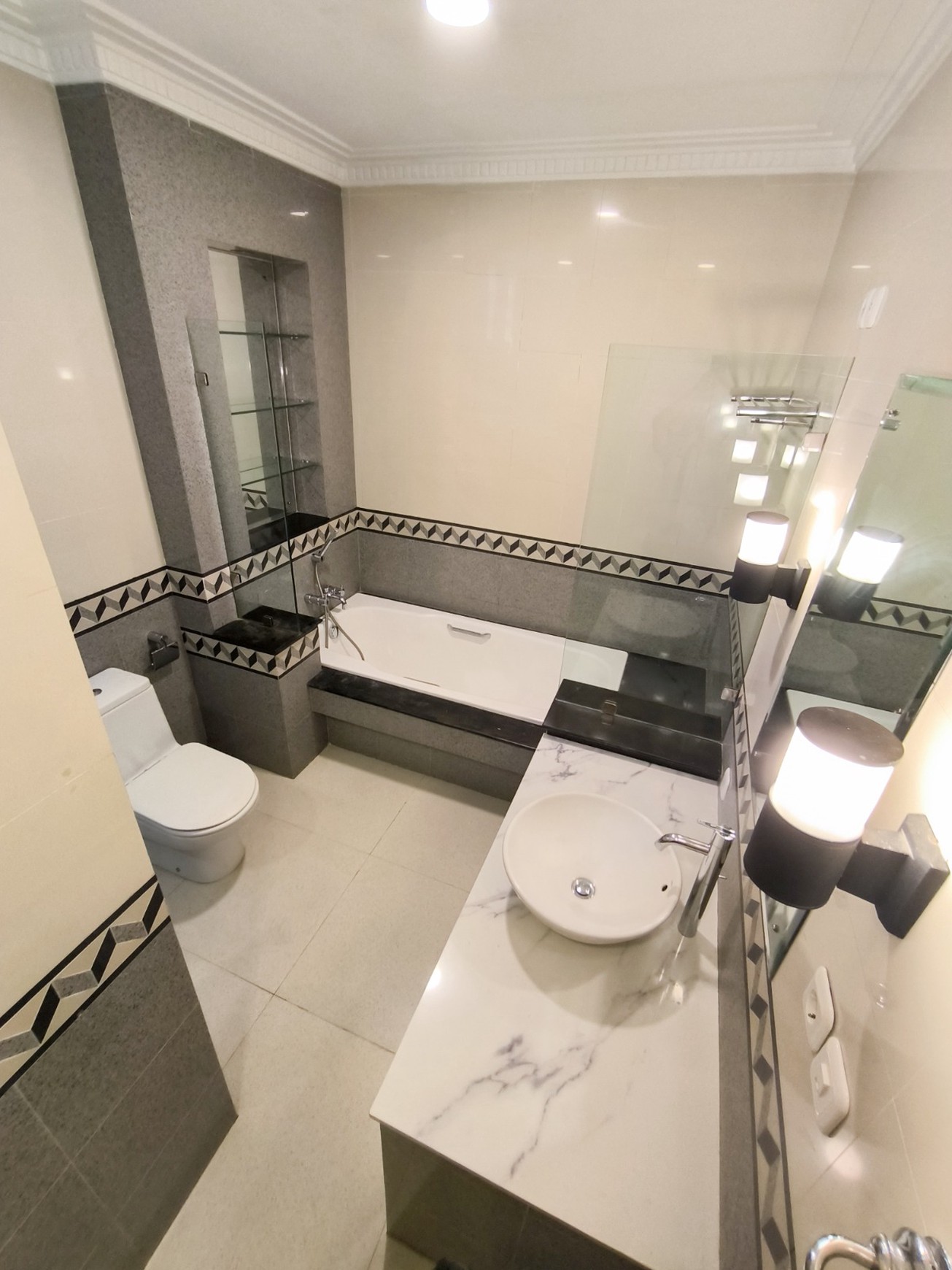 Rumah Bagus,ada kolam renang,jalan lebar di Bintaro Jaya 8