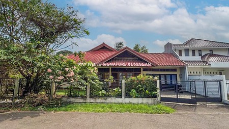 Rumah di Komplek Taman Bintaro Posisi Ujung Lokasi Tenang dan Nyaman