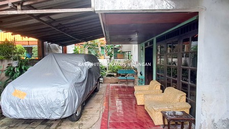 Rumah Bangunan Lama dan Kost di Jl Sultan Iskandar Muda Dekat Pondok Indah