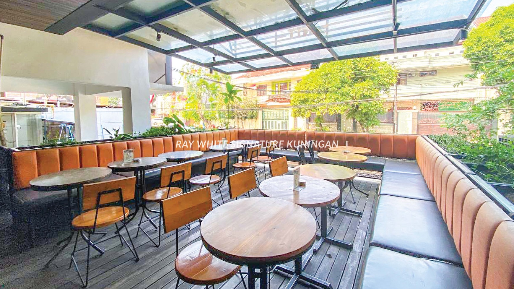 Mini Building 3 Lantai Zona Komersial di Jl Tebet Timur Dalam Raya