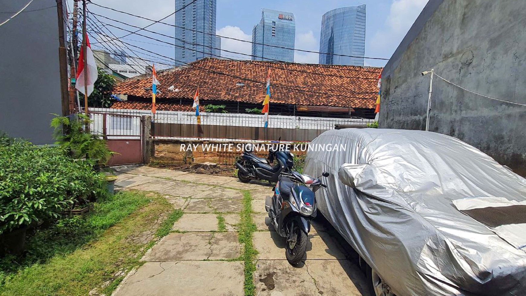 Rumah Tua Hitung Tanah di Jl Karet Pedurenan Cocok Untuk Kos