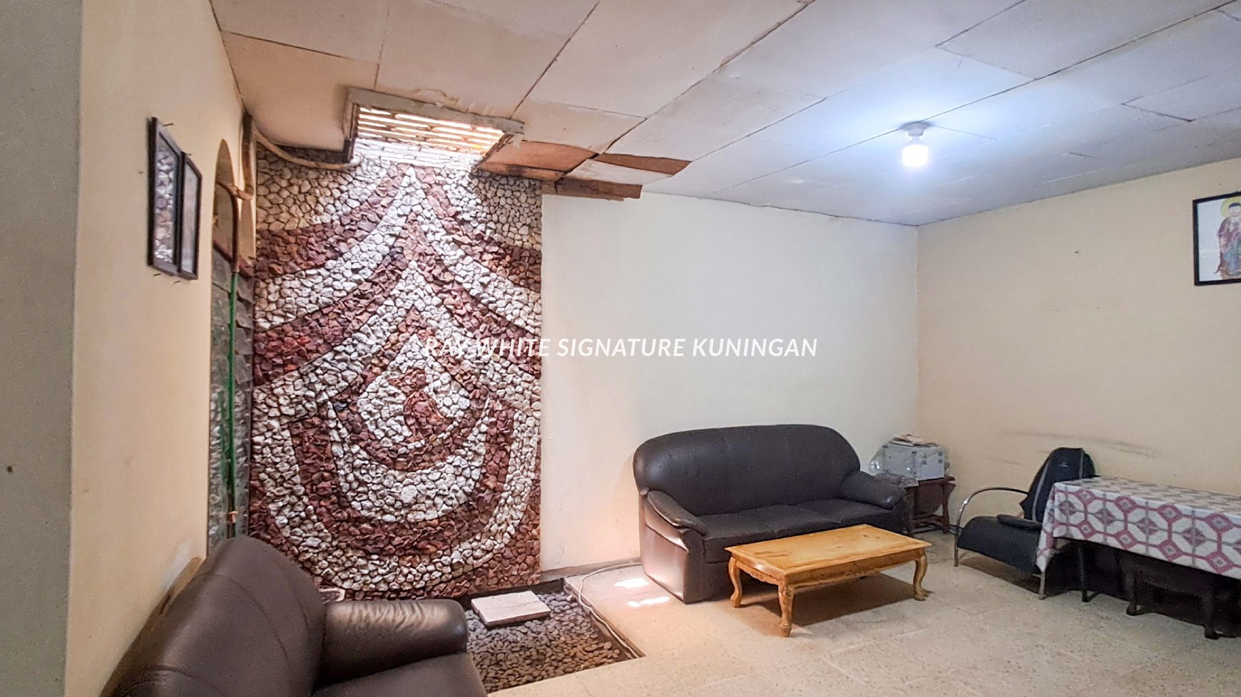 Rumah Tua Hitung Tanah di Jl Karet Pedurenan Cocok Untuk Kos