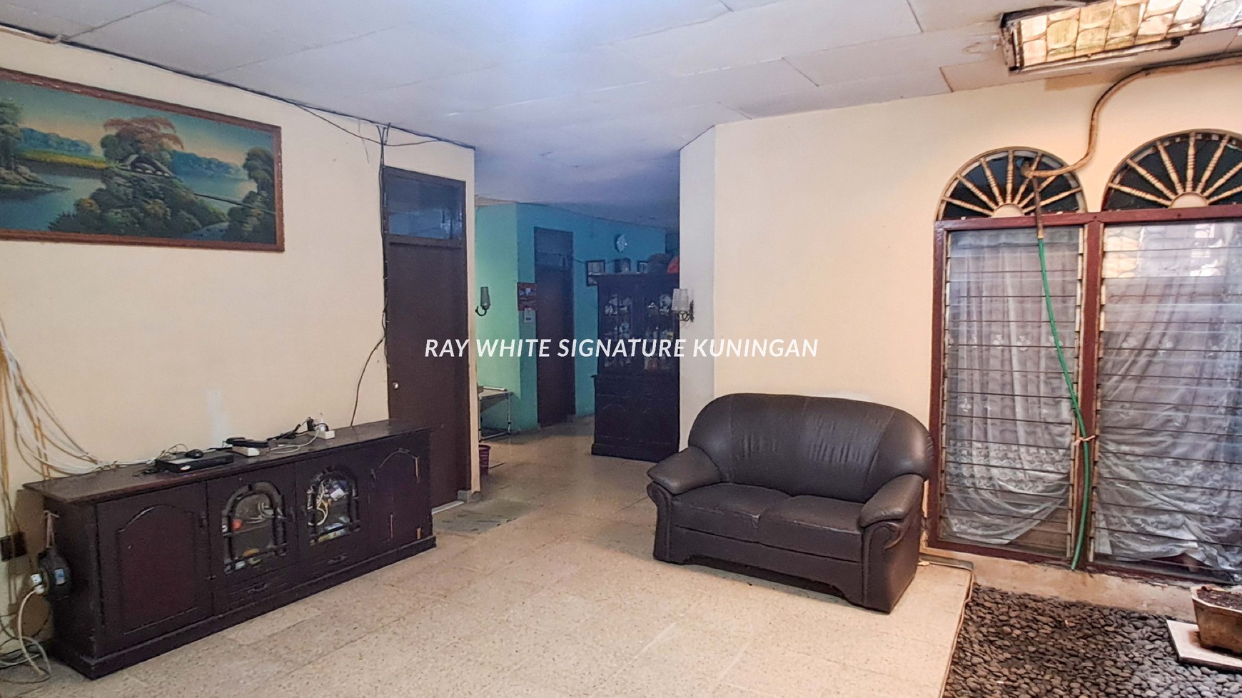 Rumah Hitung Tanah di Jl Karet Pedurenan Bagus Untuk Hunian atau Kos Lokasi Strategis