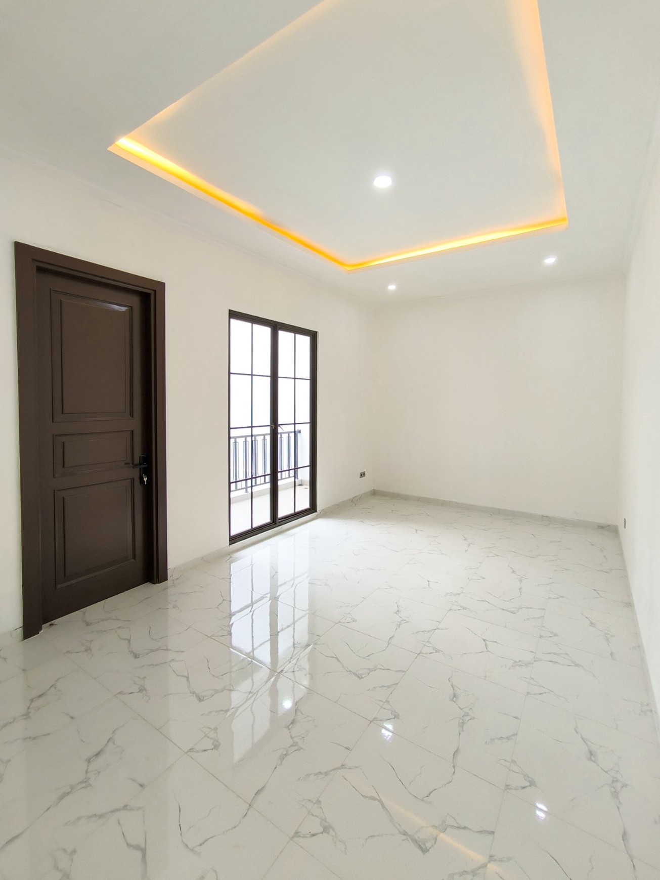 Rumah Baru,ada kolam renang,dalam cluster di Bintaro Jaya 9