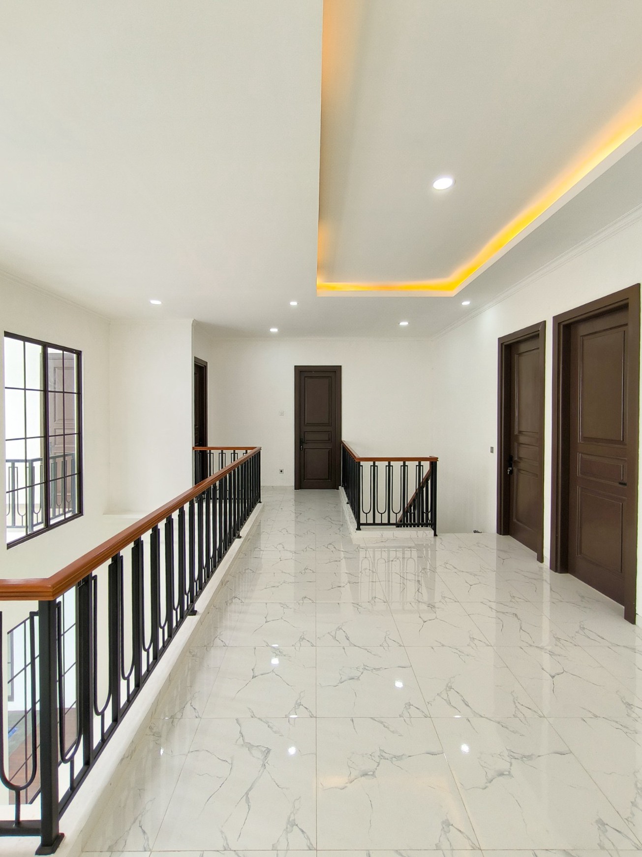 Rumah Baru,ada kolam renang,dalam cluster di Bintaro Jaya 9