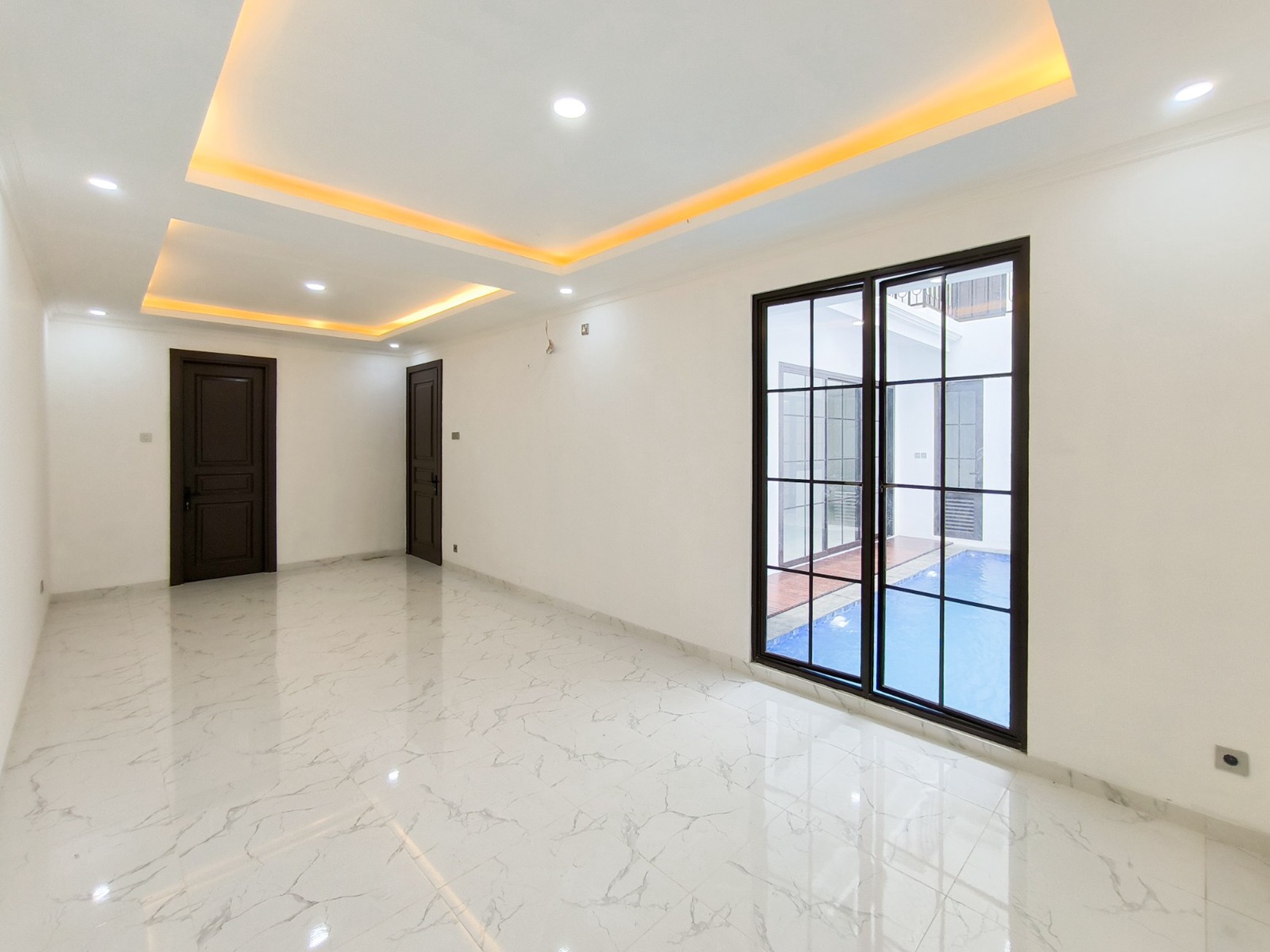 Rumah Baru,ada kolam renang,dalam cluster di Bintaro Jaya 9