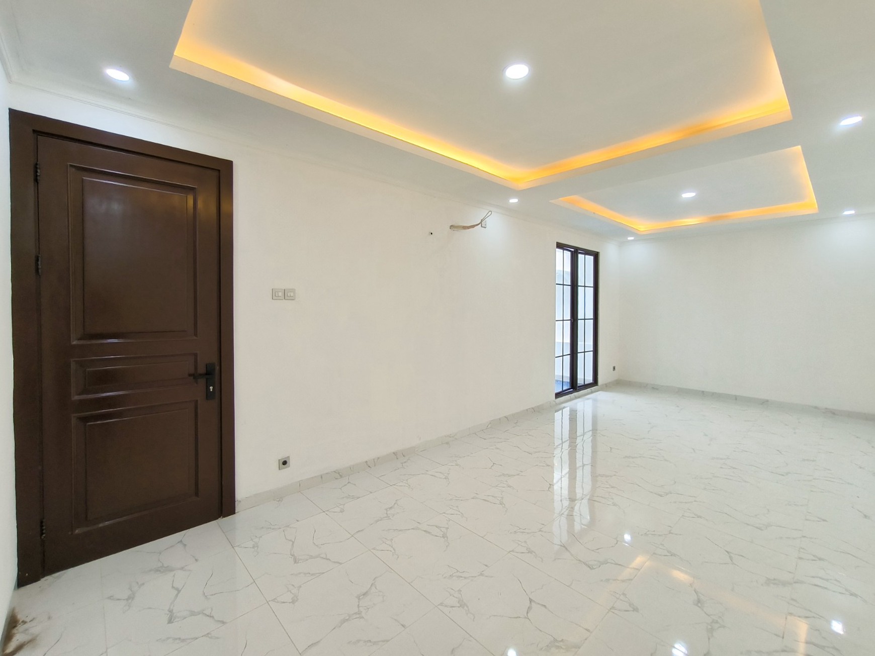 Rumah Baru,ada kolam renang,dalam cluster di Bintaro Jaya 9
