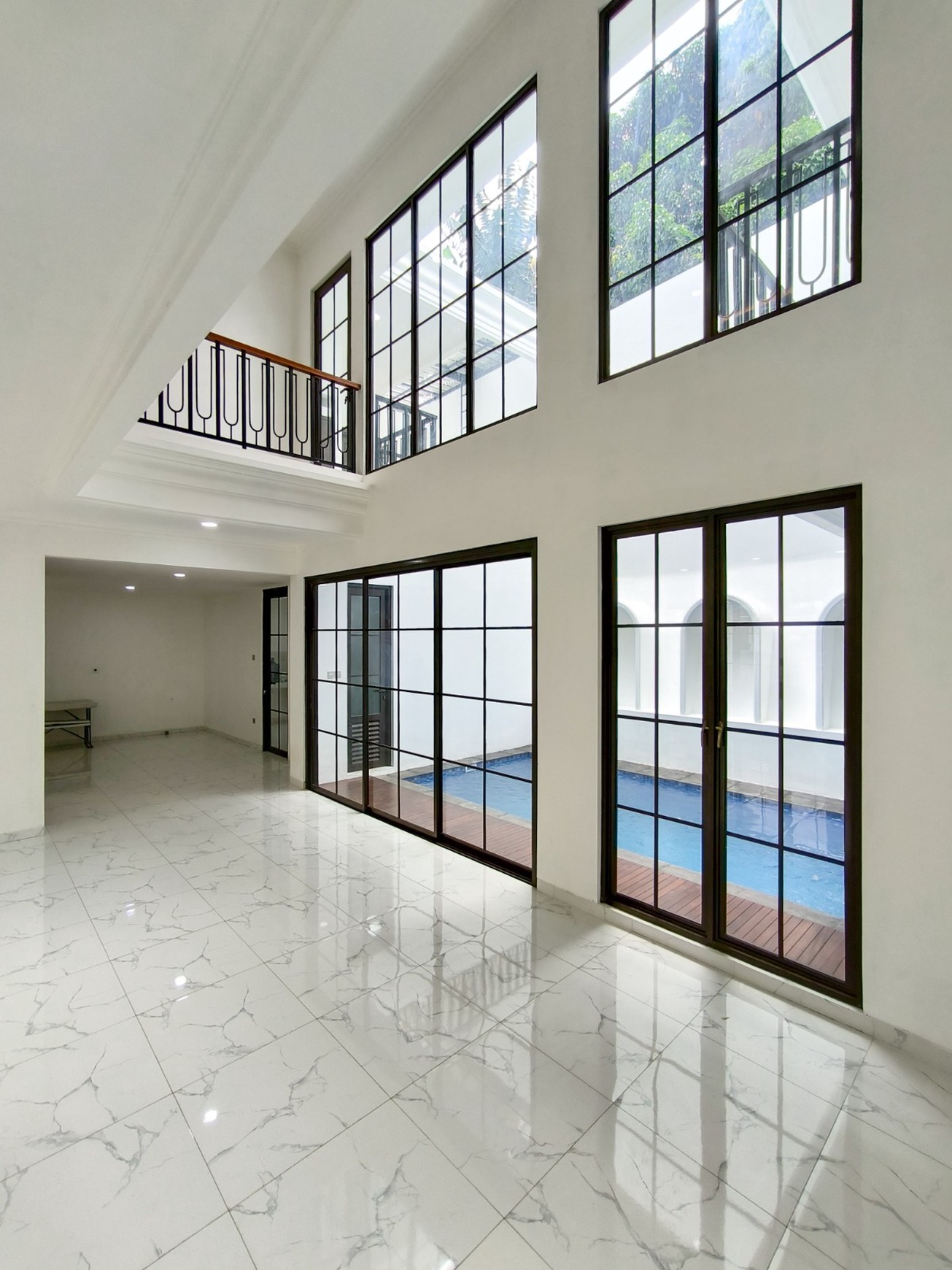 Rumah Baru,ada kolam renang,dalam cluster di Bintaro Jaya 9