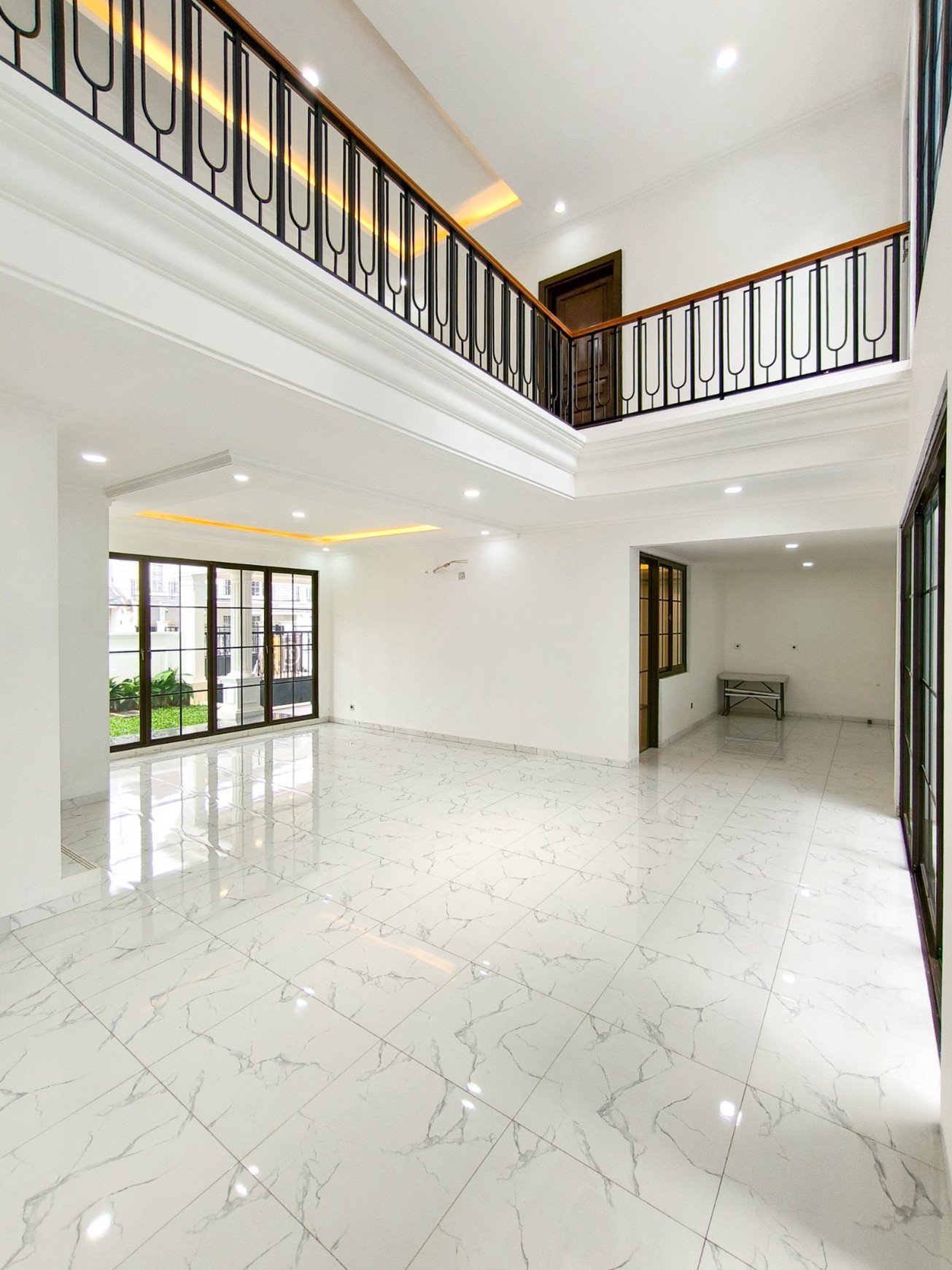 Rumah Baru,ada kolam renang,dalam cluster di Bintaro Jaya 9