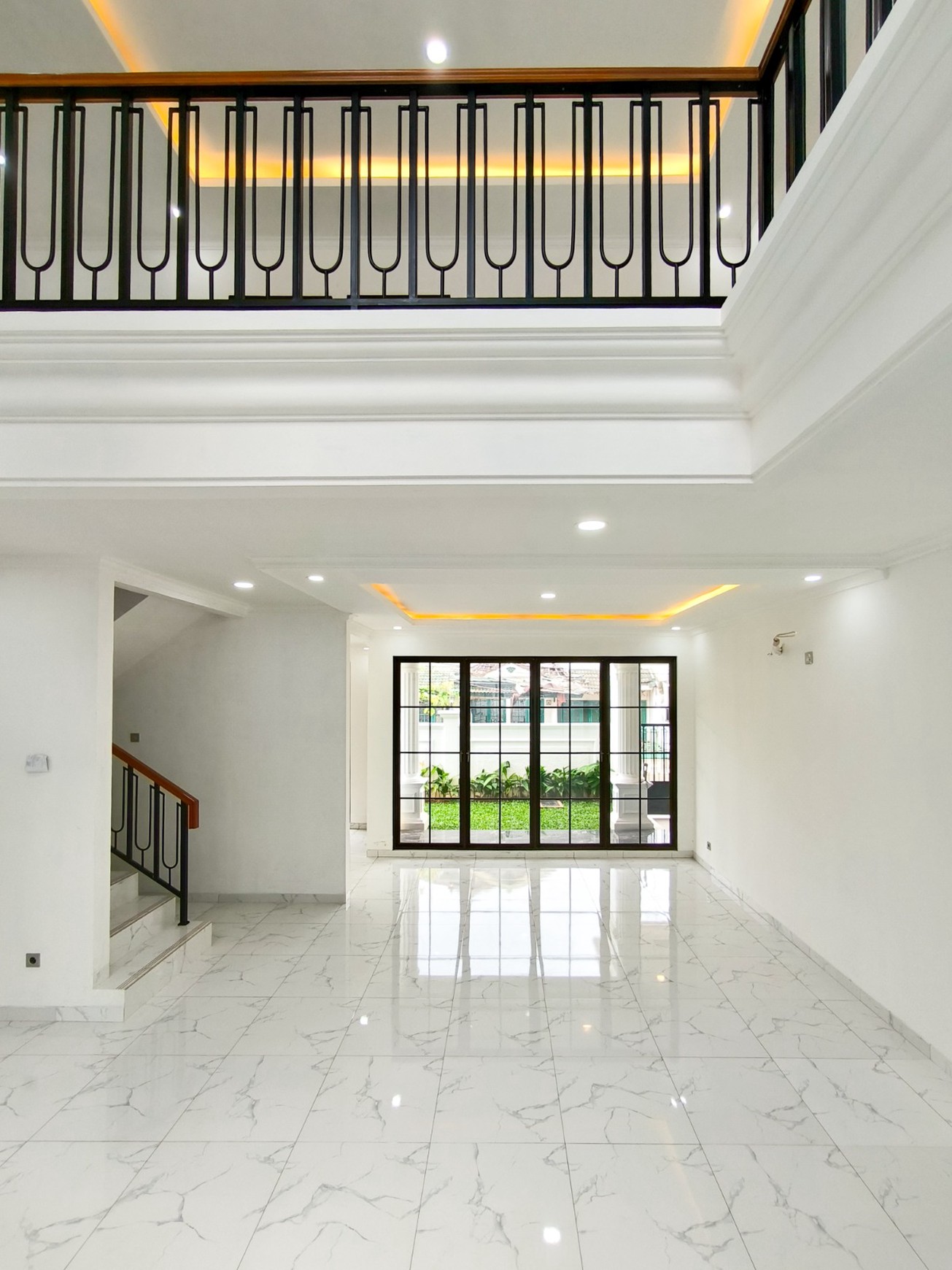 Rumah Baru,ada kolam renang,dalam cluster di Bintaro Jaya 9