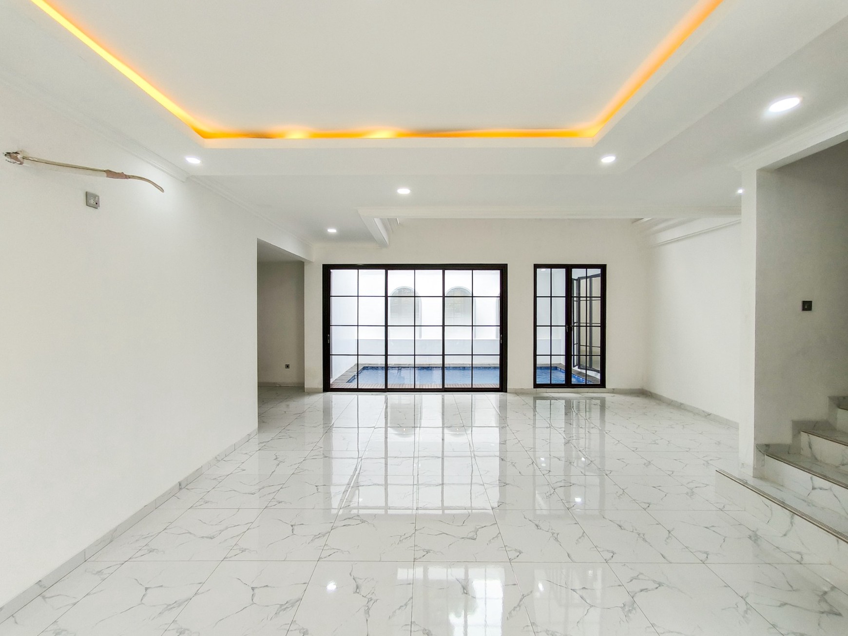 Rumah Baru,ada kolam renang,dalam cluster di Bintaro Jaya 9