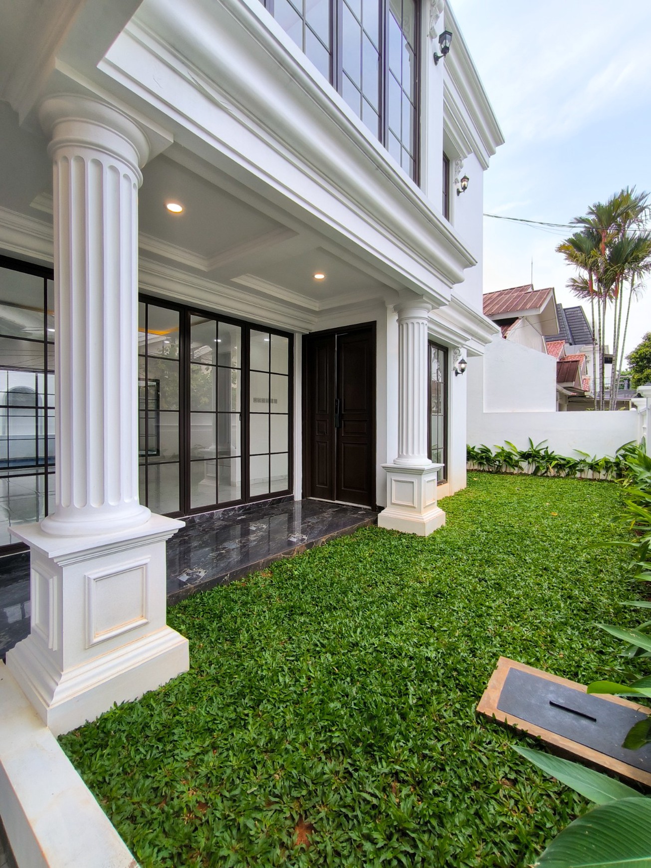 Rumah Baru,ada kolam renang,dalam cluster di Bintaro Jaya 9