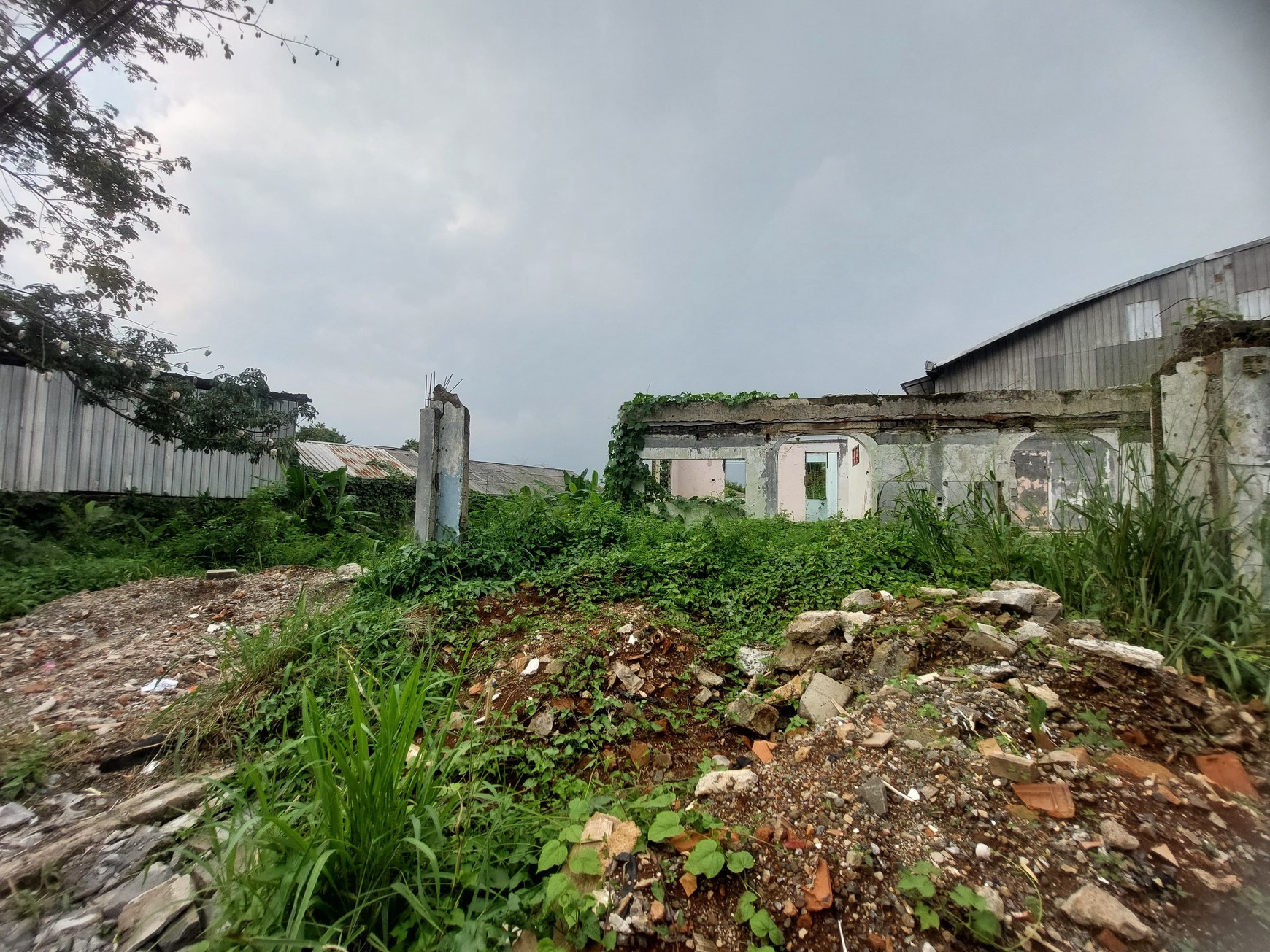 914m2 - Lahan Komersial Siap Bangun di Jl. Raya Jambore Jakarta Timur 