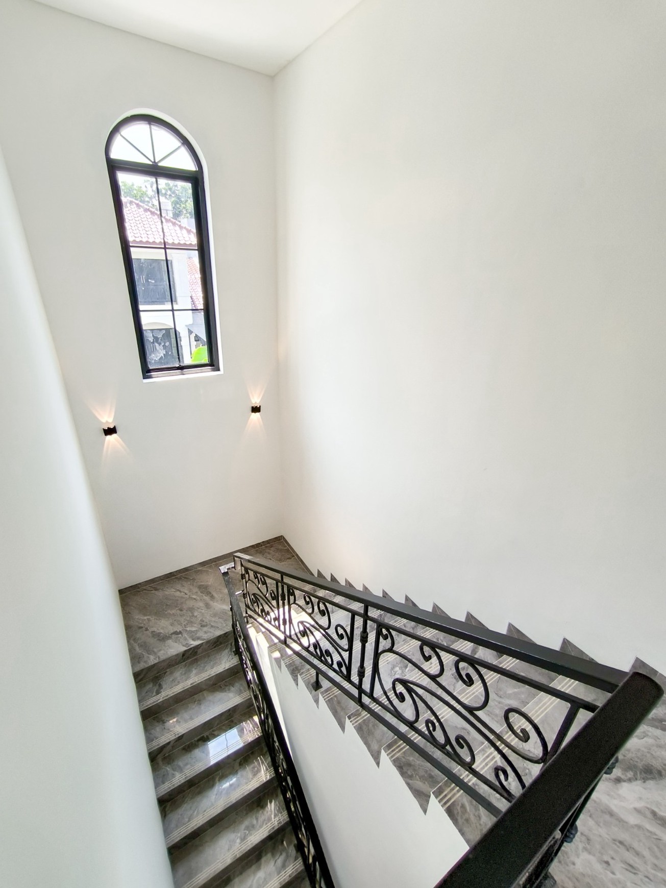 Rumah Baru,dalam cluster di Bintaro Jaya 9.