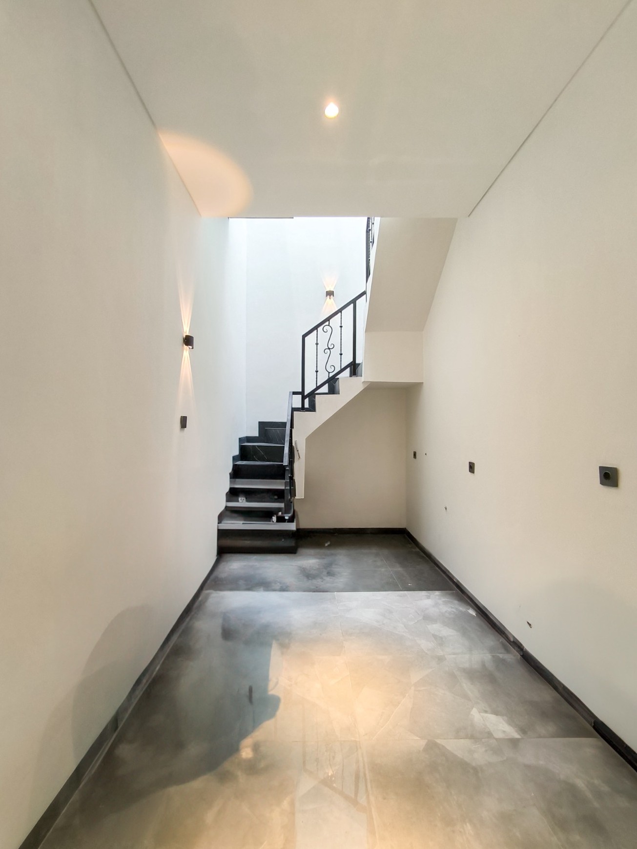 Rumah Baru,dalam cluster di Bintaro Jaya 9.