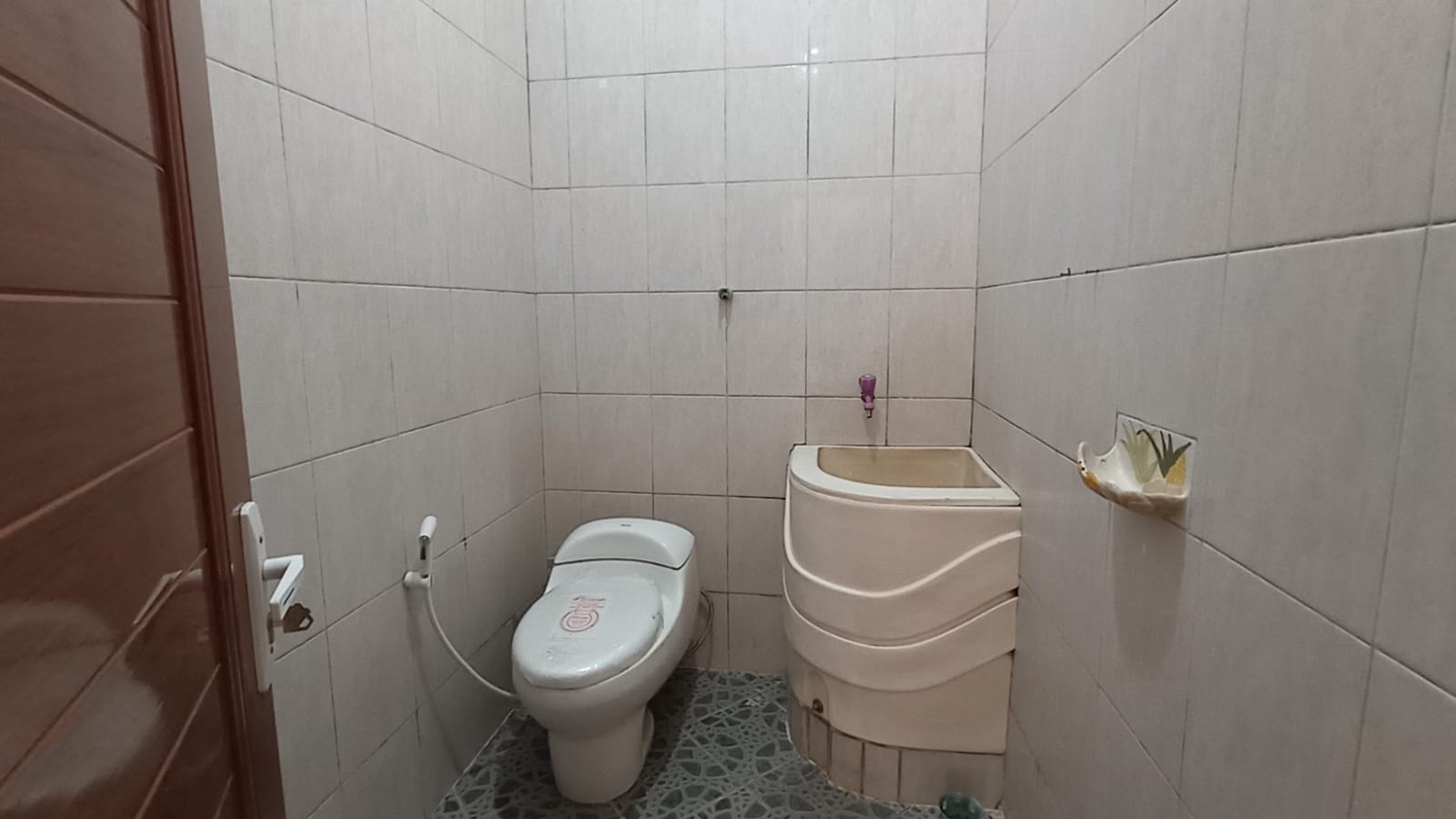 Rumah 2 Lantai 3+1 Kamar Tidur di Tebet Barat Dalam dekat MT Haryono