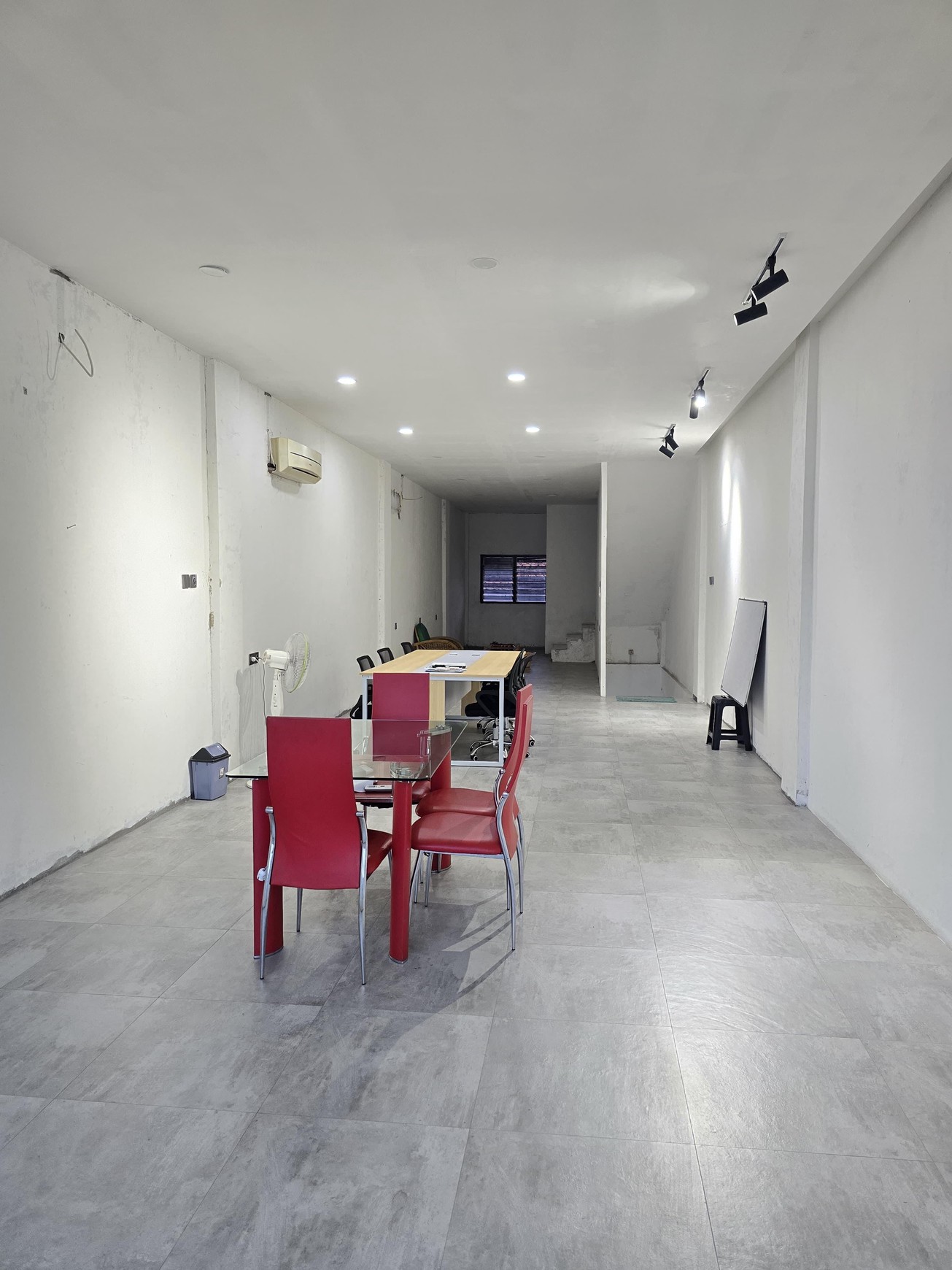 Dijual Ruko Strategis 3 Lantai di Pondok Bambu - Cocok untuk Kantor & Bisnis