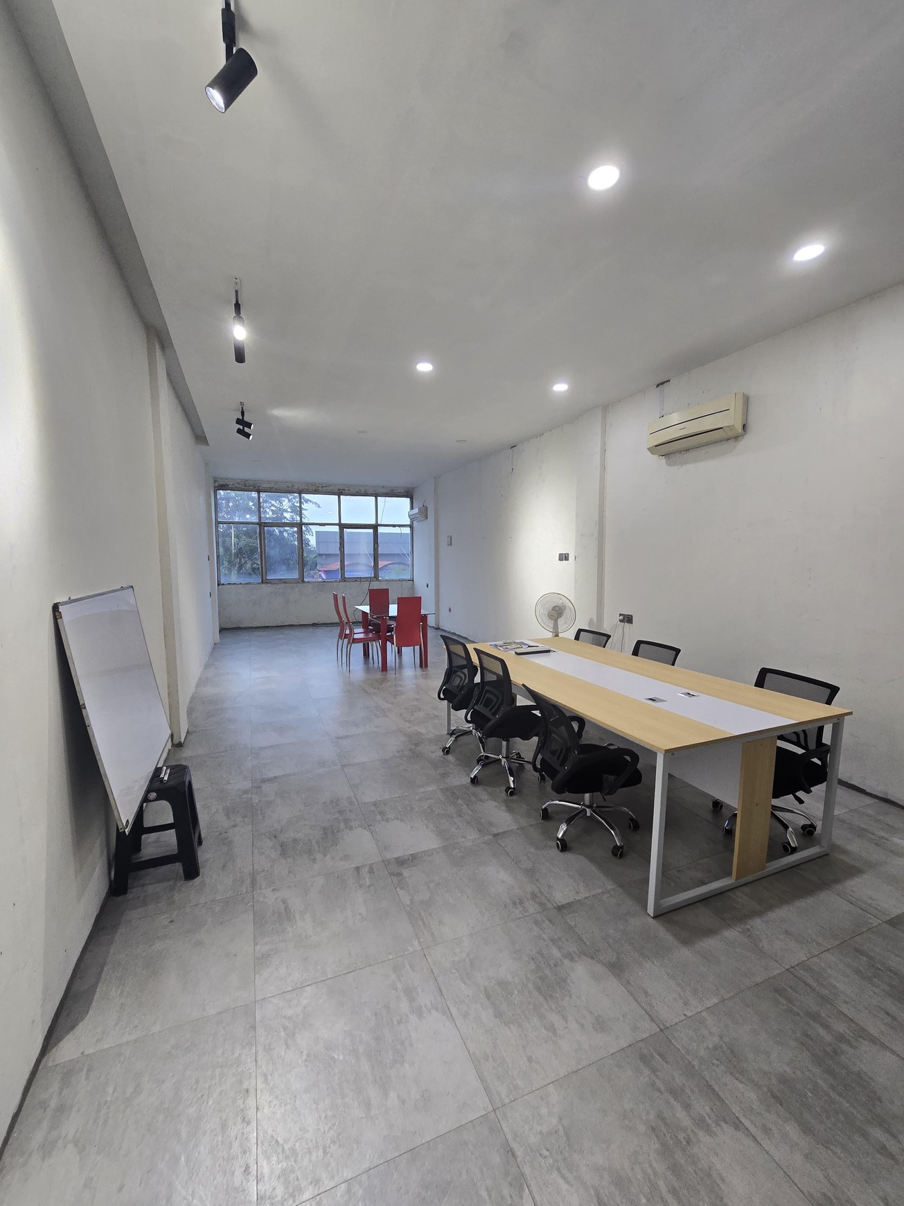 Dijual Ruko Strategis 3 Lantai di Pondok Bambu - Cocok untuk Kantor & Bisnis