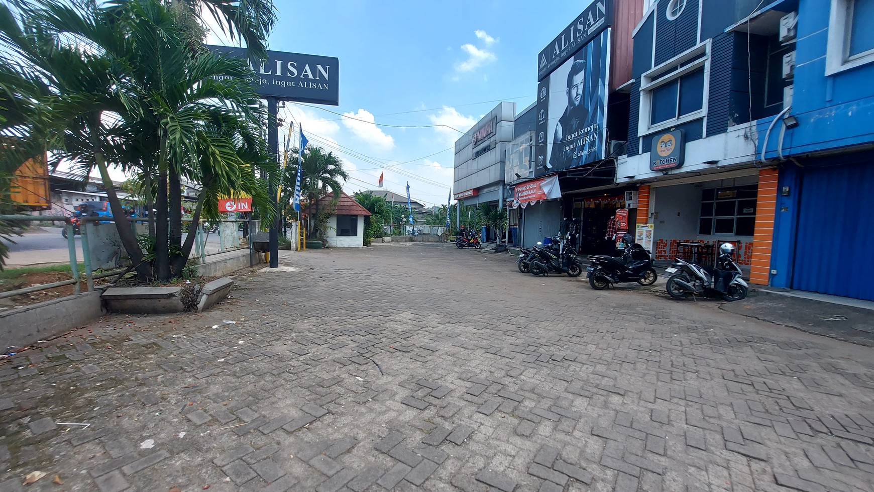 Dijual Cepat Ruko 2,5 Lantai di Jalan Raya Gunung Putri Bogor