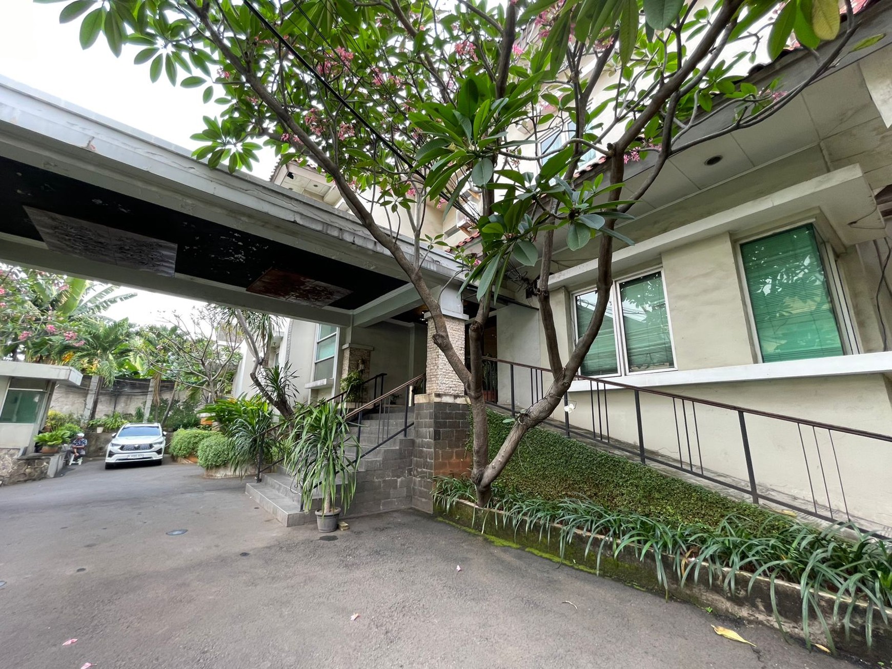 Hotel Mutiara Suites Lokasi Strategis Harga NJOP di Jalan Pangeran Antasari, Jaksel