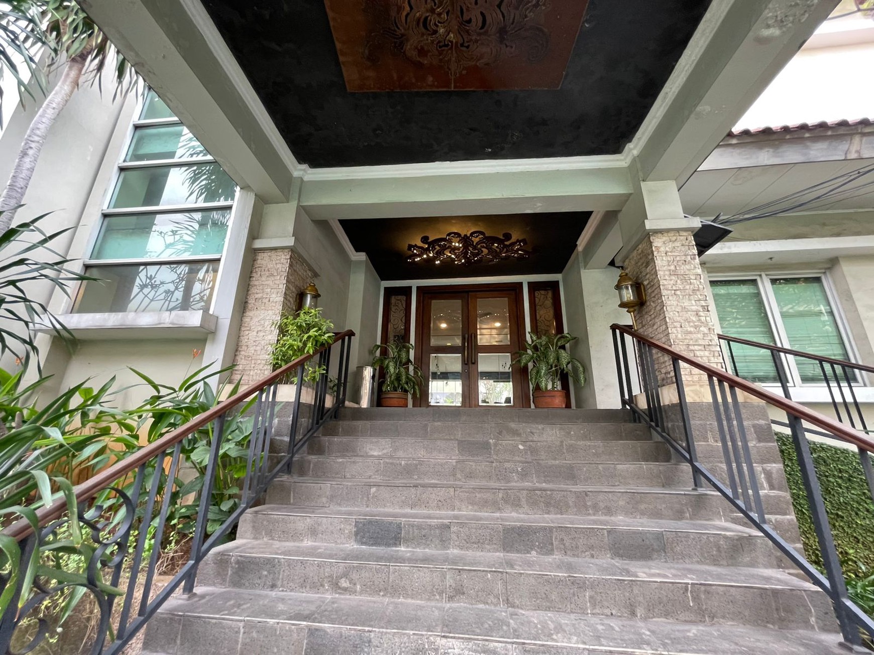 Hotel Mutiara Suites Lokasi Strategis Harga NJOP di Jalan Pangeran Antasari, Jaksel