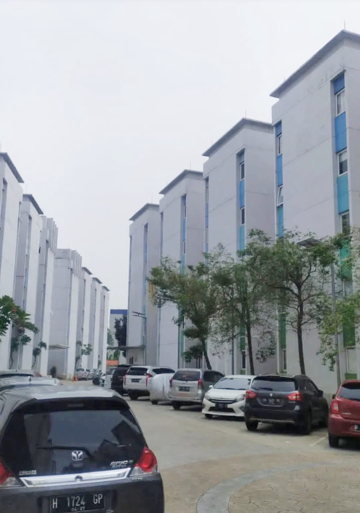 Dijual cepat Apartemen Aeropolis lokasi sangat strategis dekat dengan bandara Soekarno Hatta. Lingkungan aman, bersih, nyaman & tenang.
