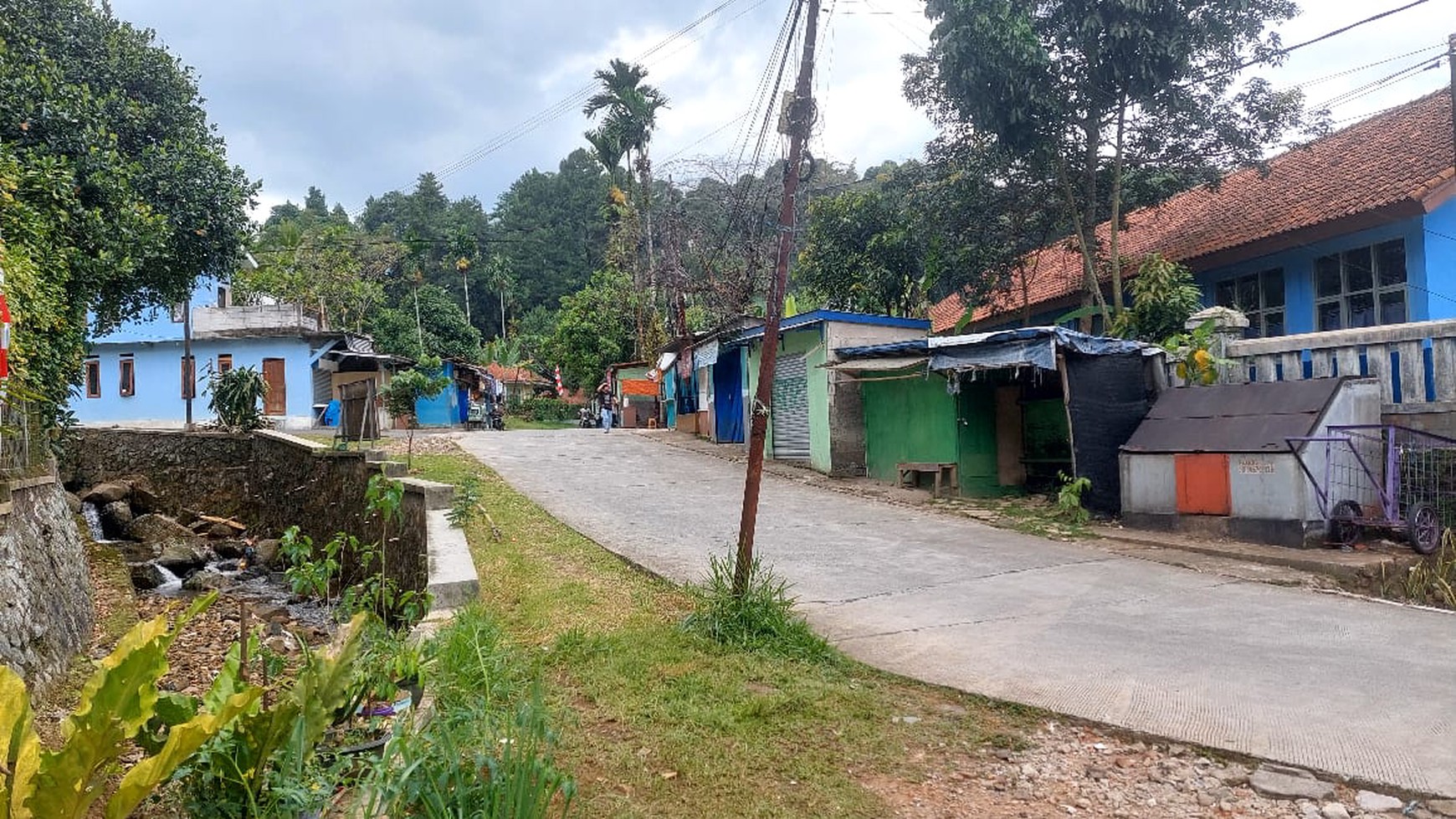 DIJUAL Rumah & Tanah Daerah Asri di kampung simagalih megamendung