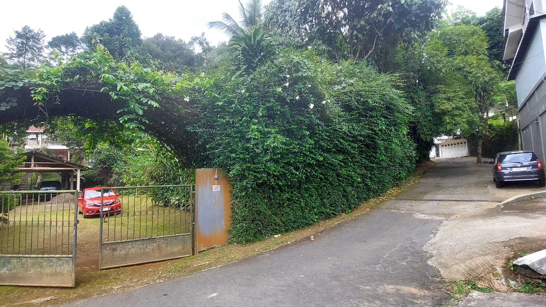 DIJUAL Rumah & Tanah Daerah Asri di kampung simagalih megamendung