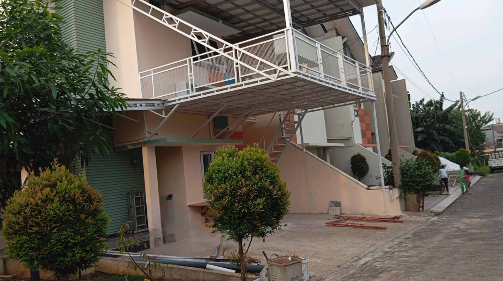 Rumah Baru Renovasi dalam di komp kalimalang residence 