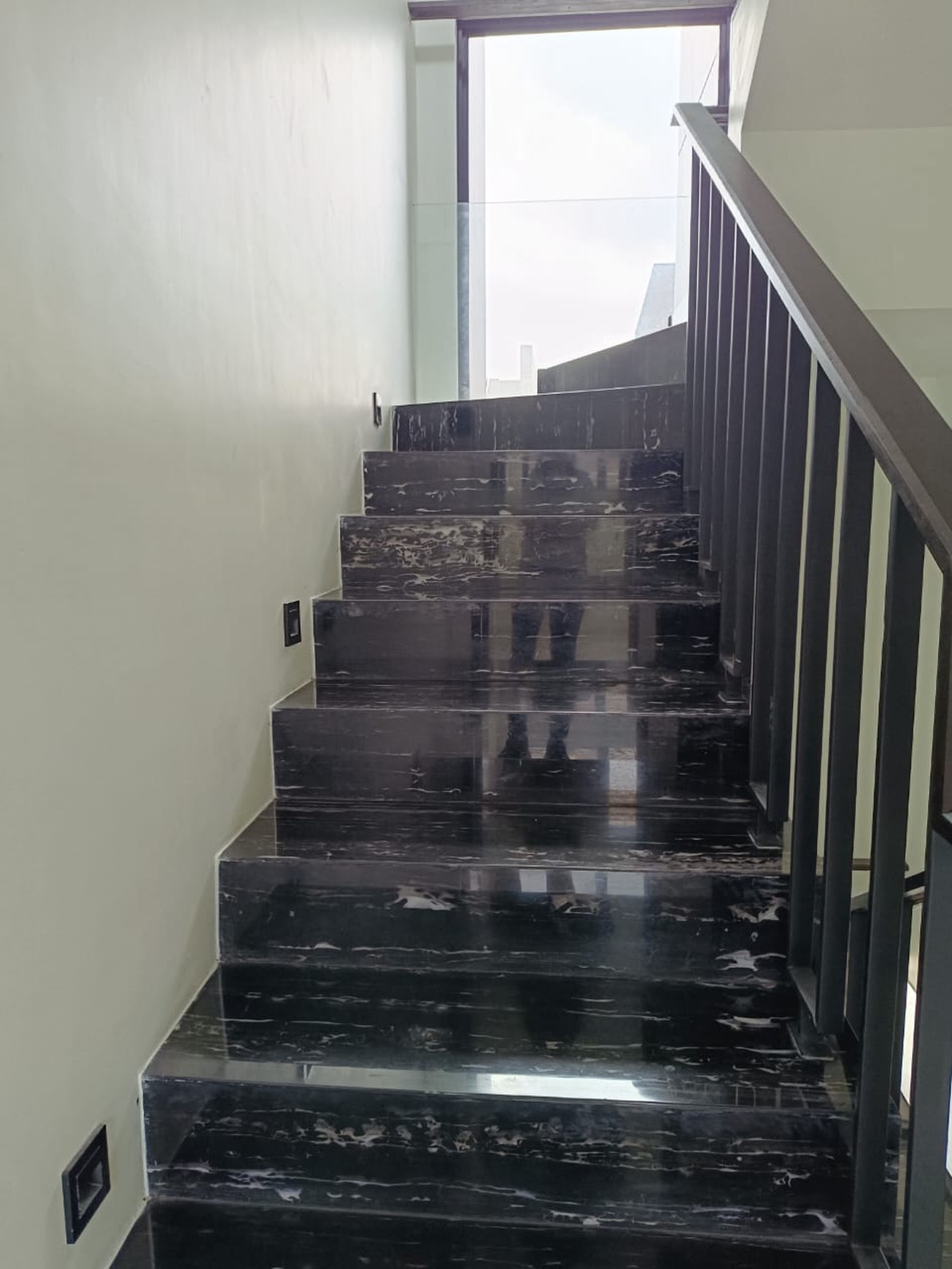 Dijual Rumah Baru Citraland District 9 Surabaya Special Bonus Rooftop Space - Strategis Lokasi Terdepan Dekat Patung Merlion, G Walk, Sekolah Ciputra