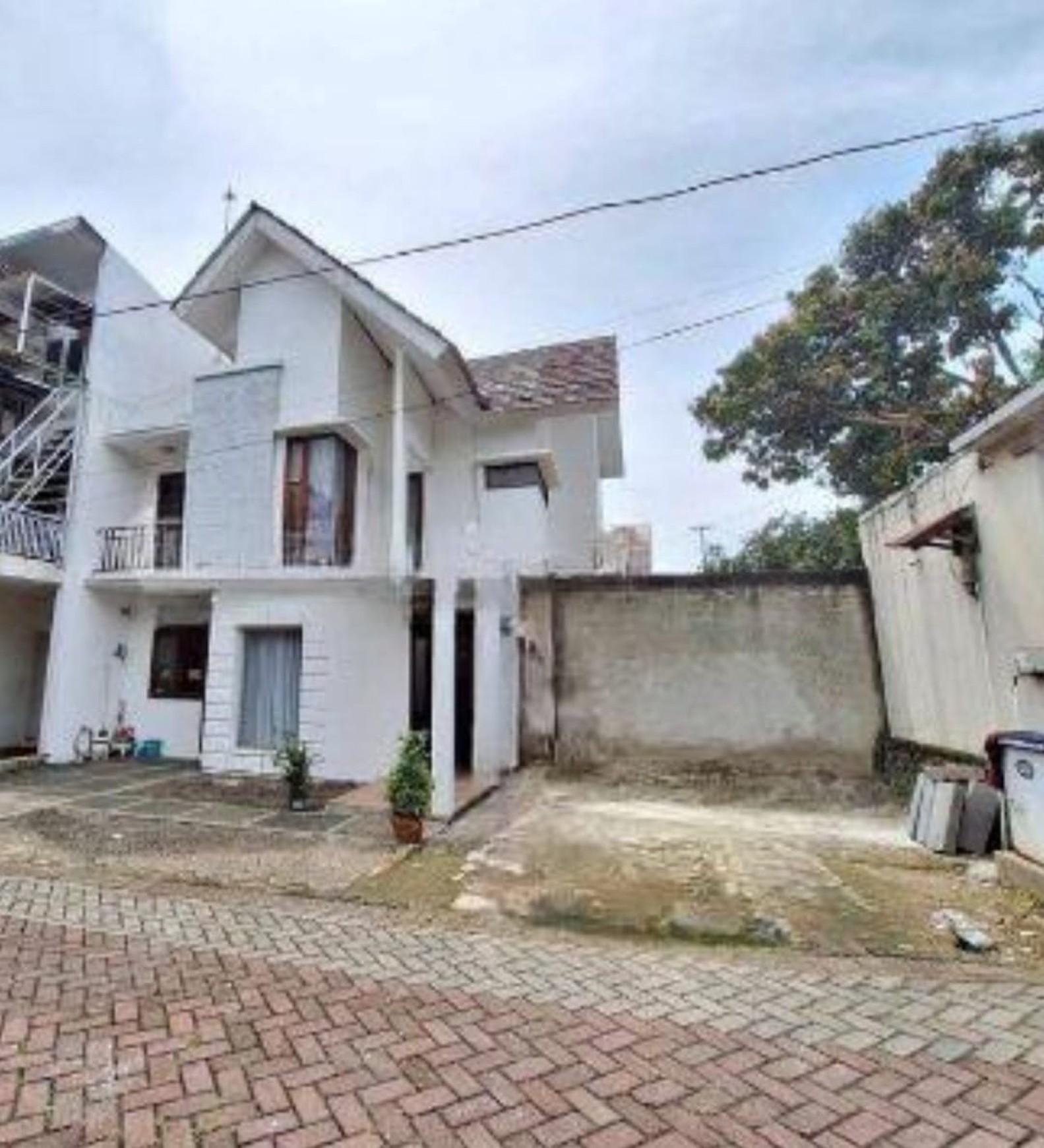 Rumah Bagus Di The Tropical Residence Ciganjur Jakarta Selatan