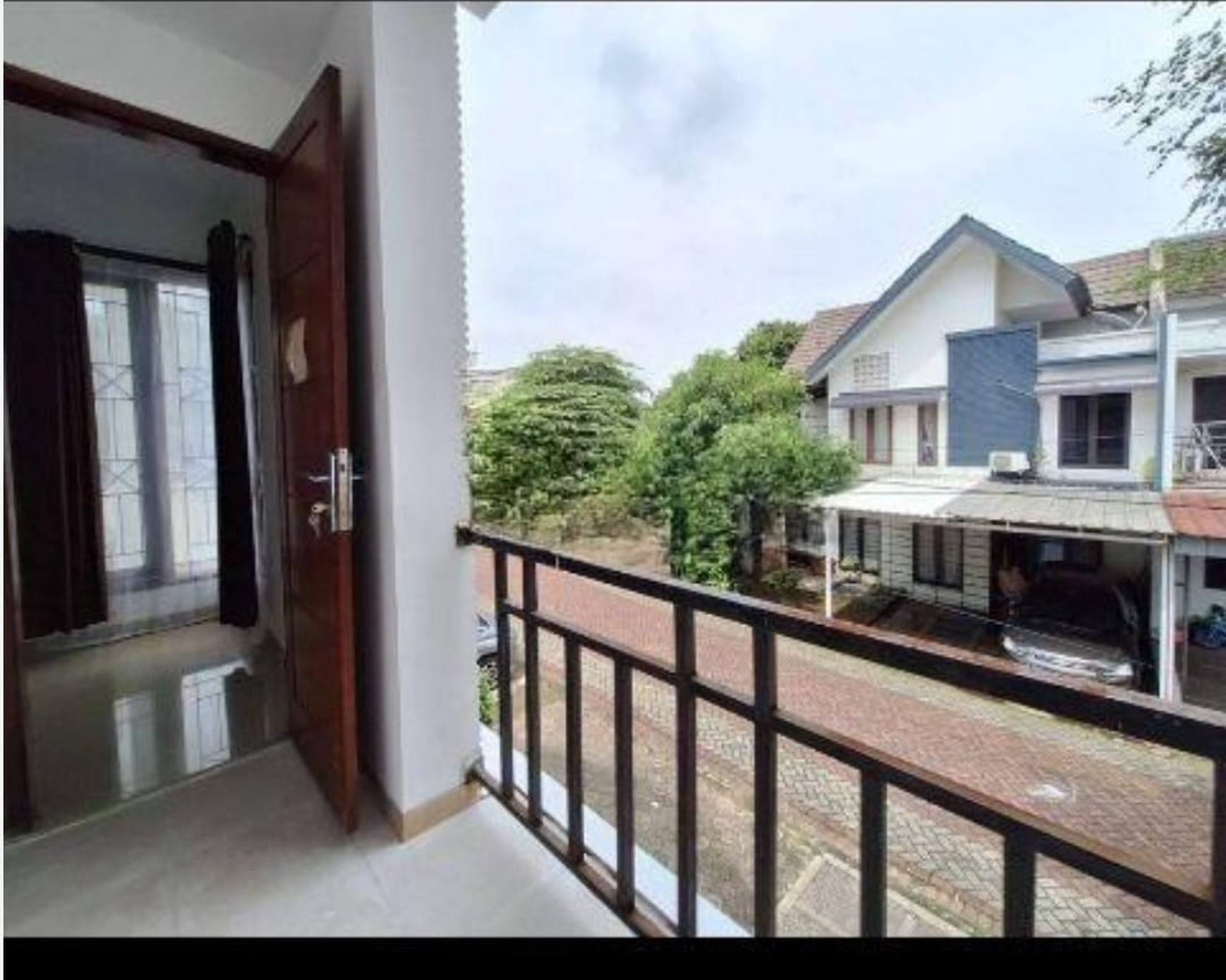Rumah Bagus Di The Tropical Residence Ciganjur Jakarta Selatan