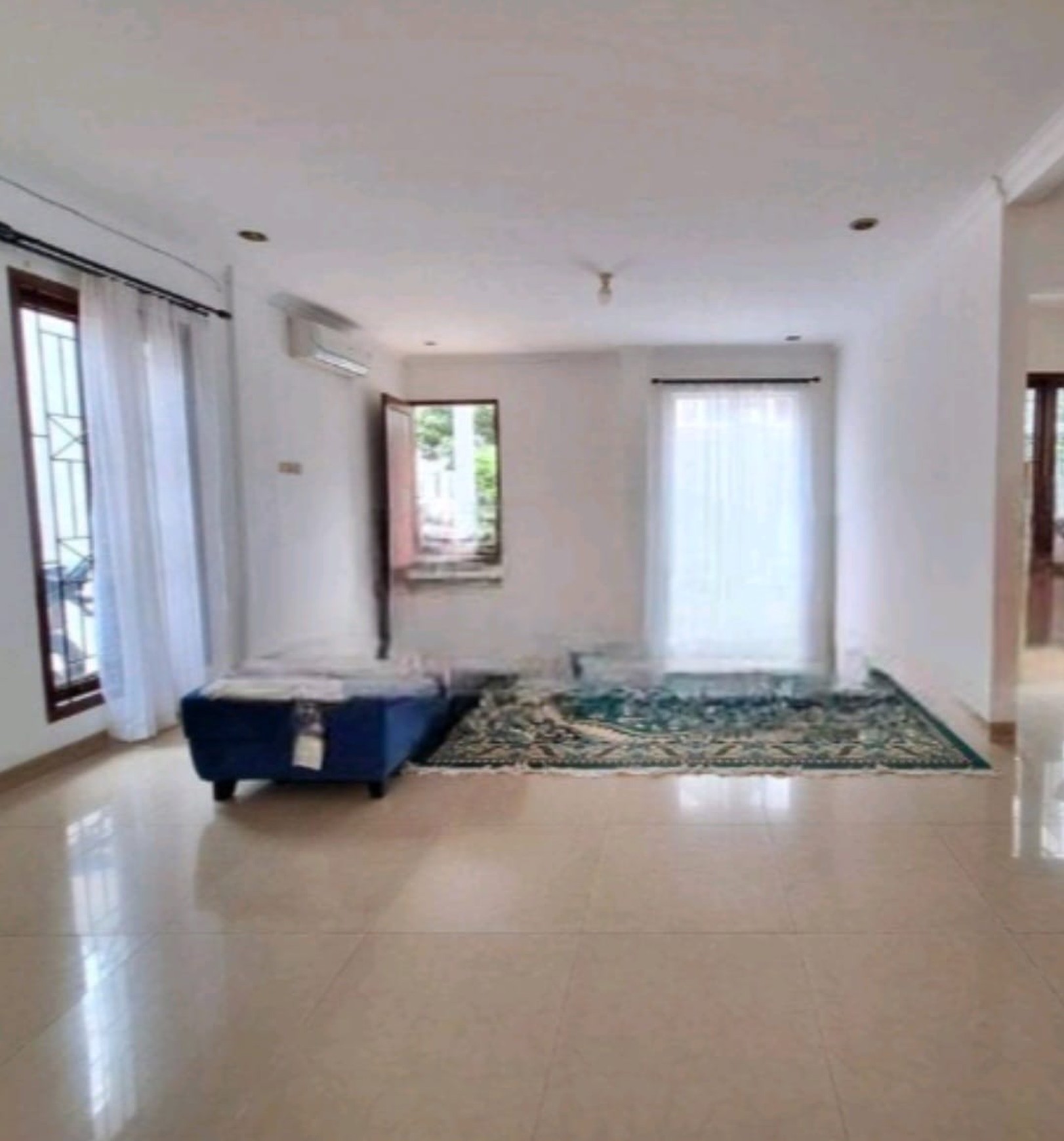 Rumah Bagus Di The Tropical Residence Ciganjur Jakarta Selatan
