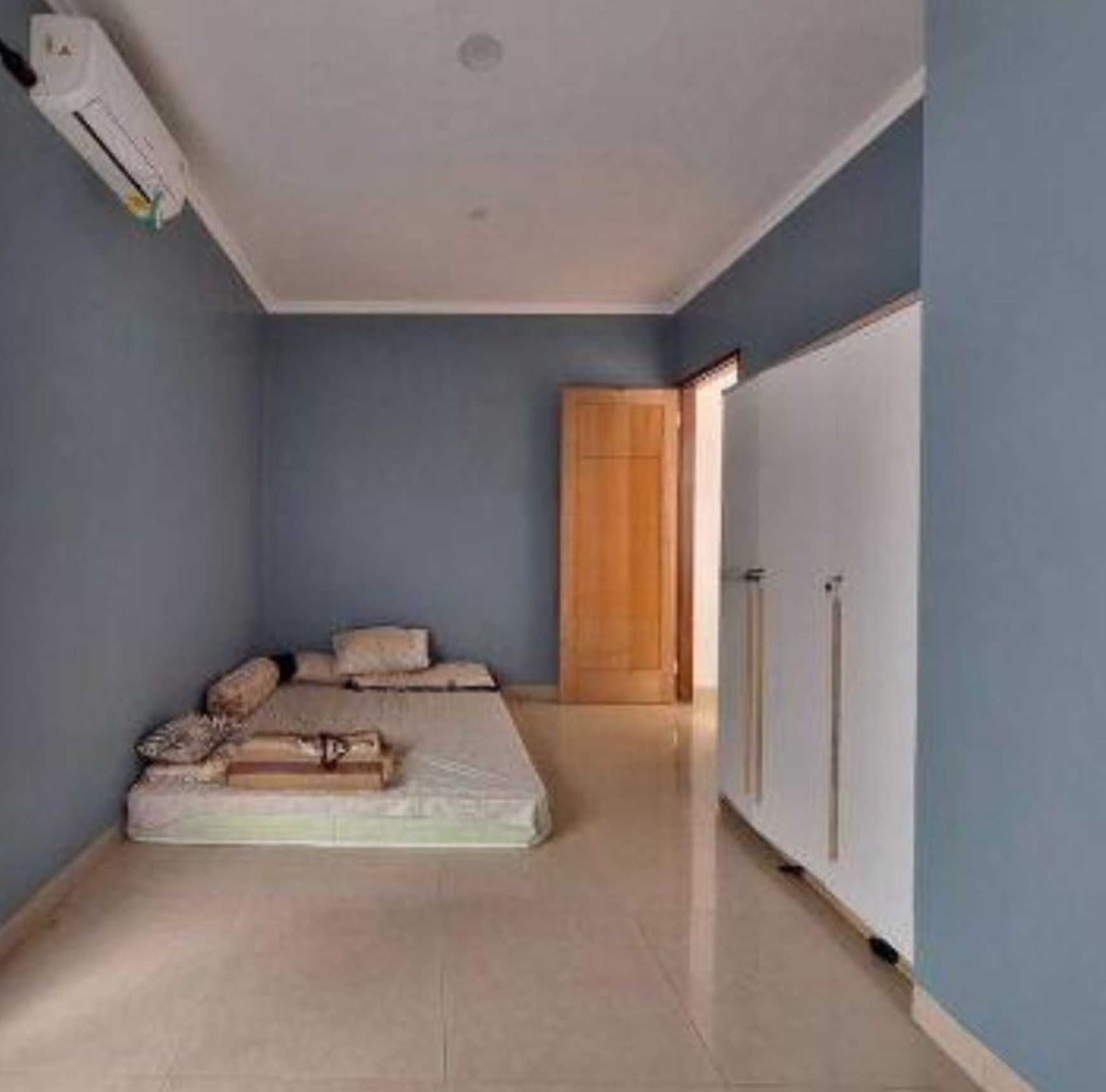 Rumah Bagus Di The Tropical Residence Ciganjur Jakarta Selatan