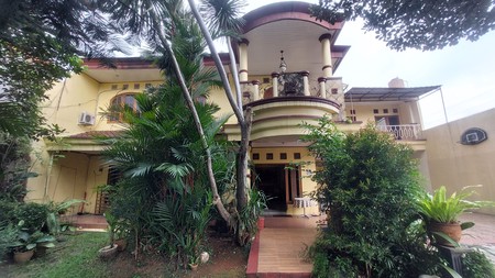 Rumah Besar dan Luas di Villa Pertiwi Depok