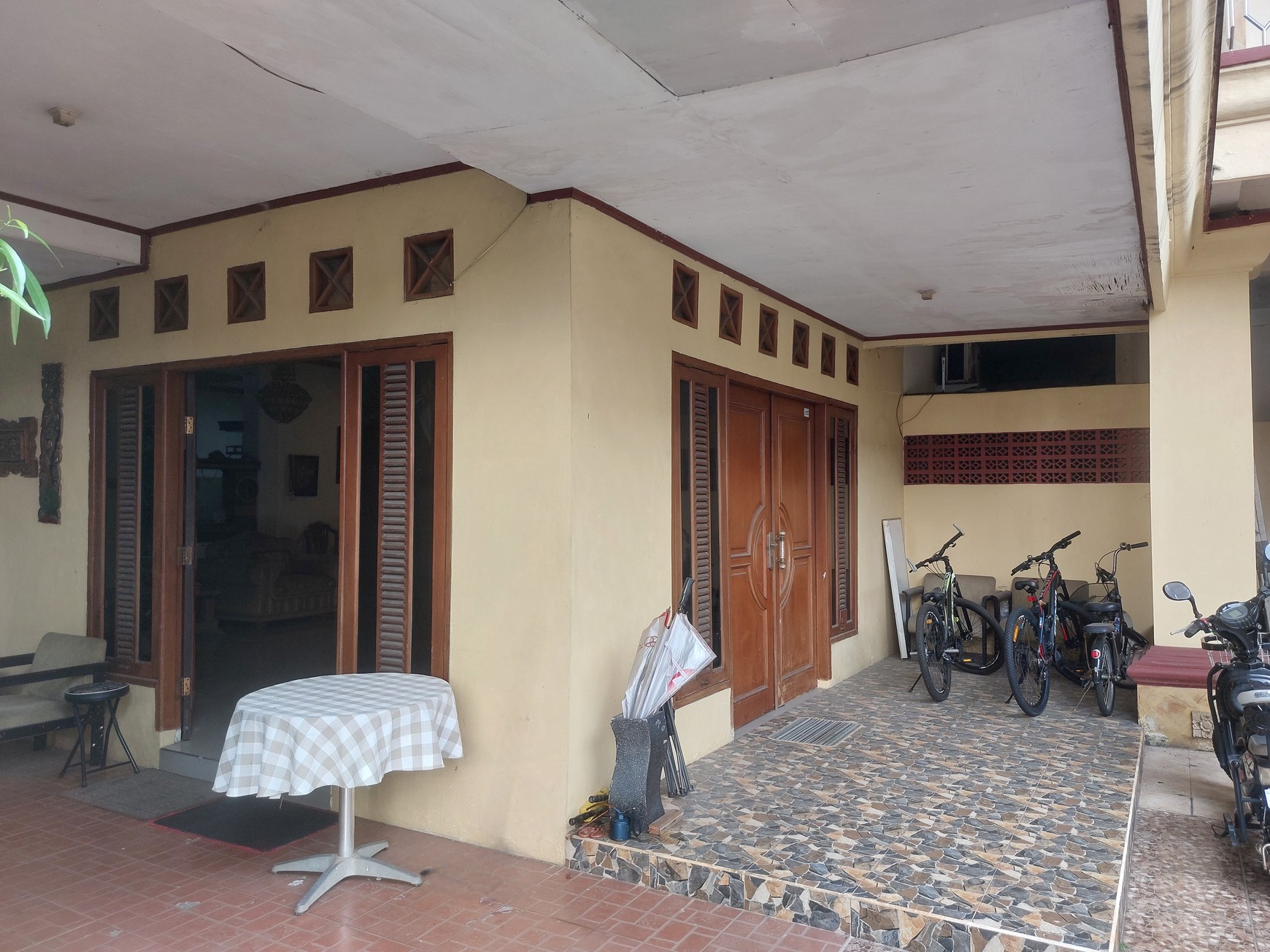 Rumah Besar dan Luas di Villa Pertiwi Depok