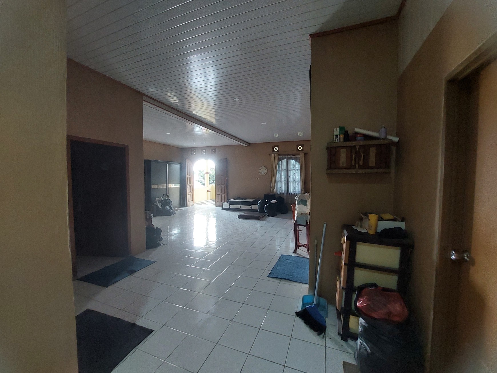 Rumah Besar dan Luas di Villa Pertiwi Depok
