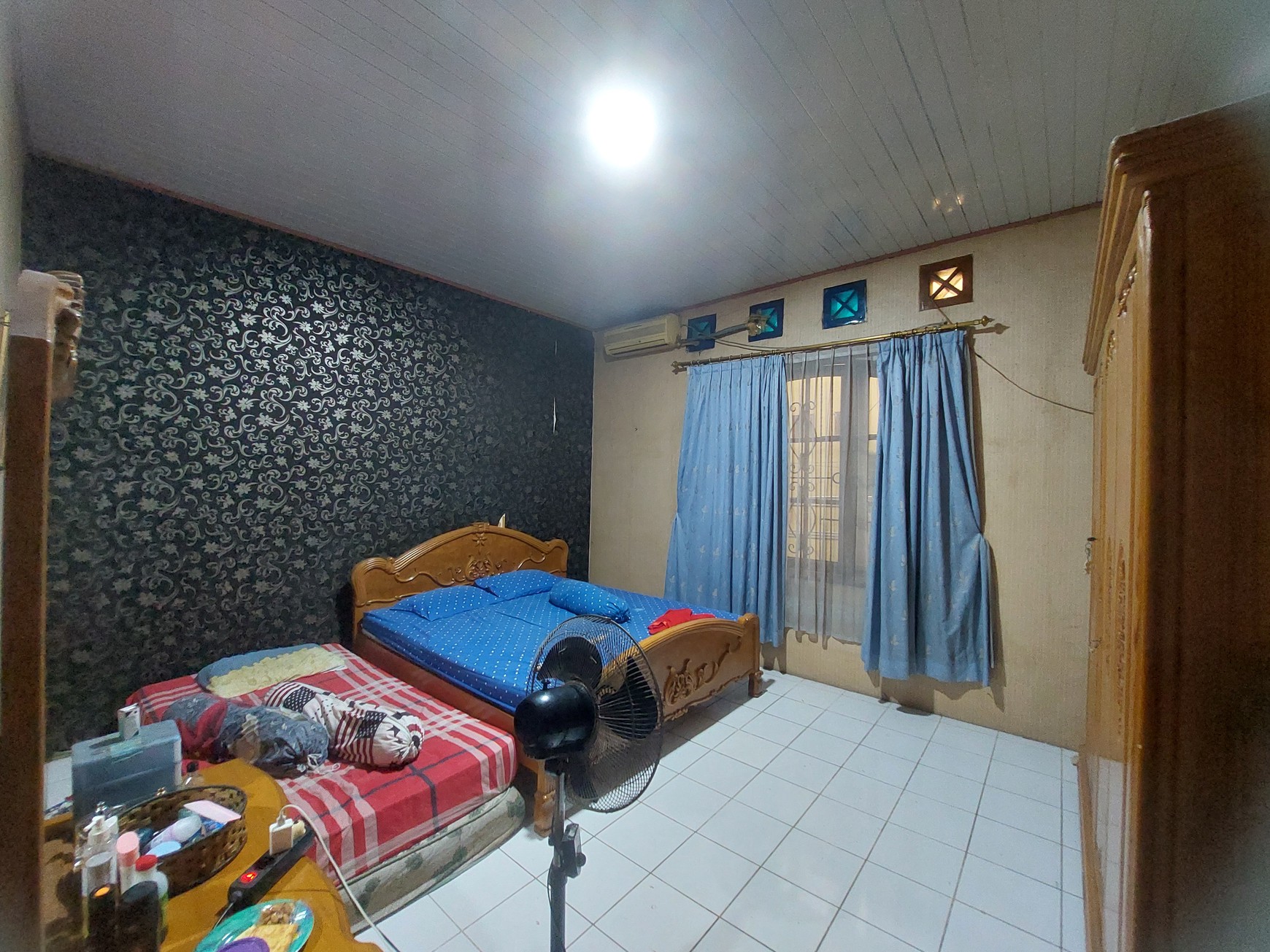 Rumah Besar dan Luas di Villa Pertiwi Depok