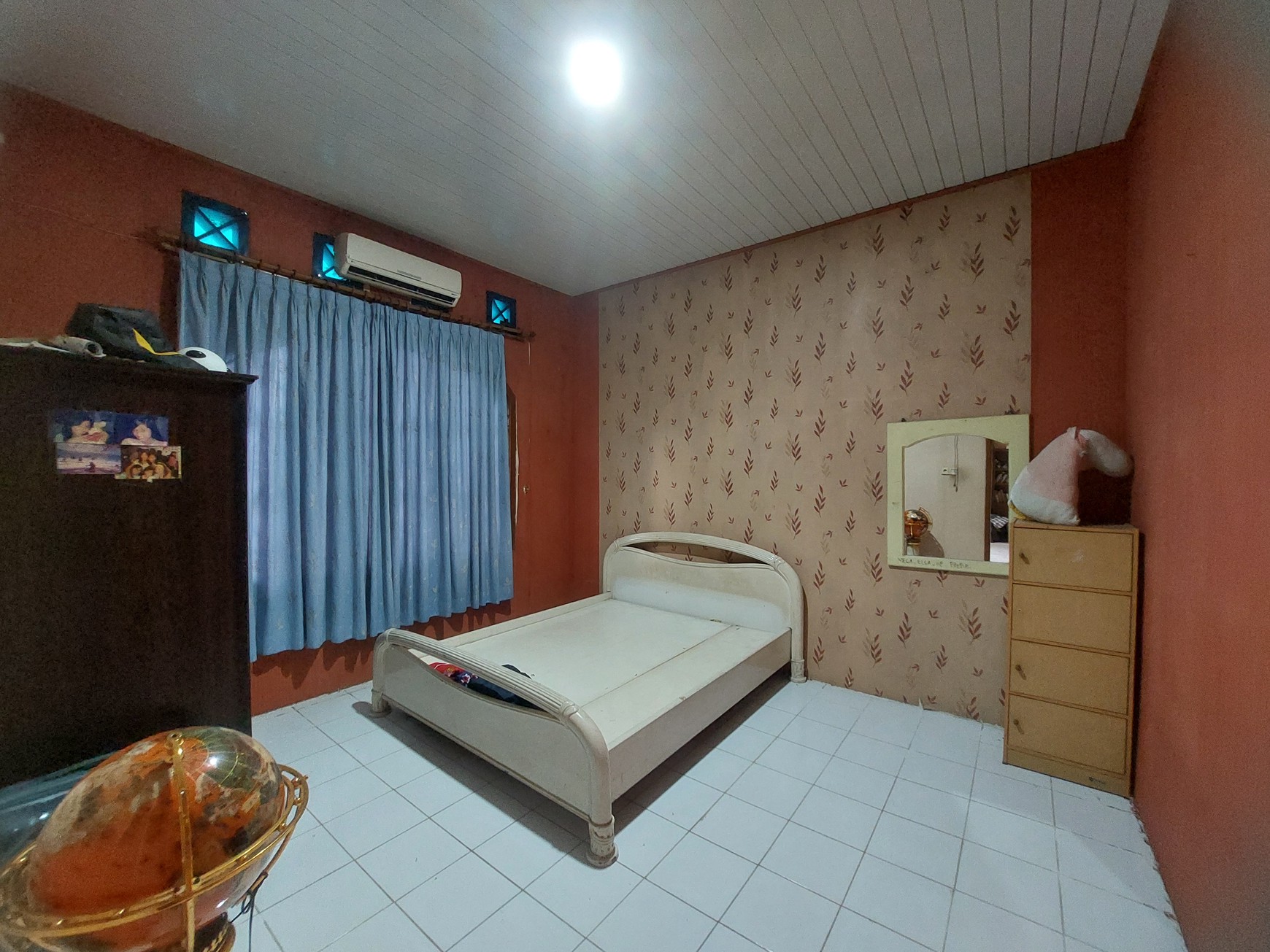 Rumah Besar dan Luas di Villa Pertiwi Depok